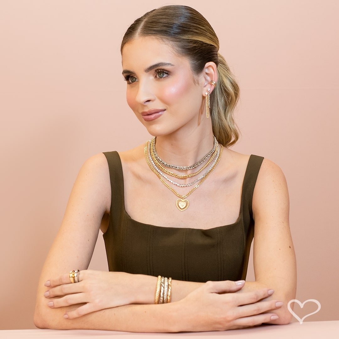 COLAR DE CORAÇÃO VINTAGE ESTRELA ALPHA FOLHEADO A OURO 18K Dourado 3