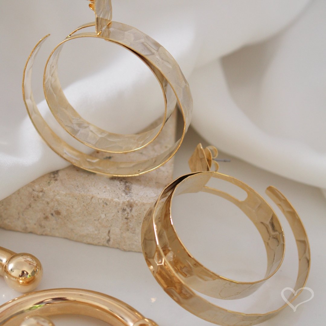 BRINCO NICK ARGOLA DUPLA TEXTURIZADA FOLHEADO A OURO 18K Dourado 4