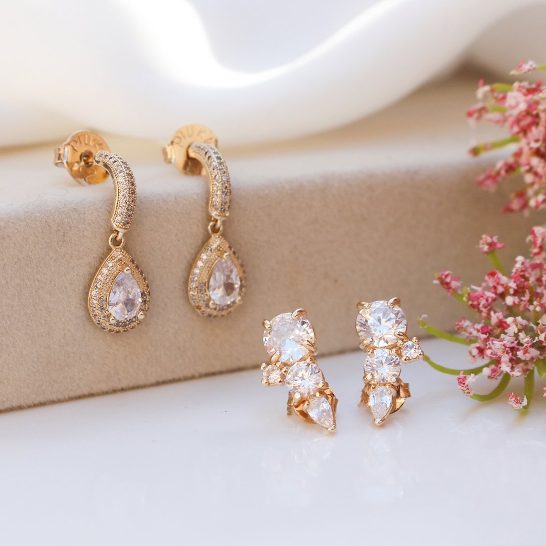 BRINCO PIUKA MEIA ARGOLA PILAR GOTA ZIRCÔNIA CRISTAL FOSCA E BRILHANTE FOLHEADO A OURO 18K Dourado 4