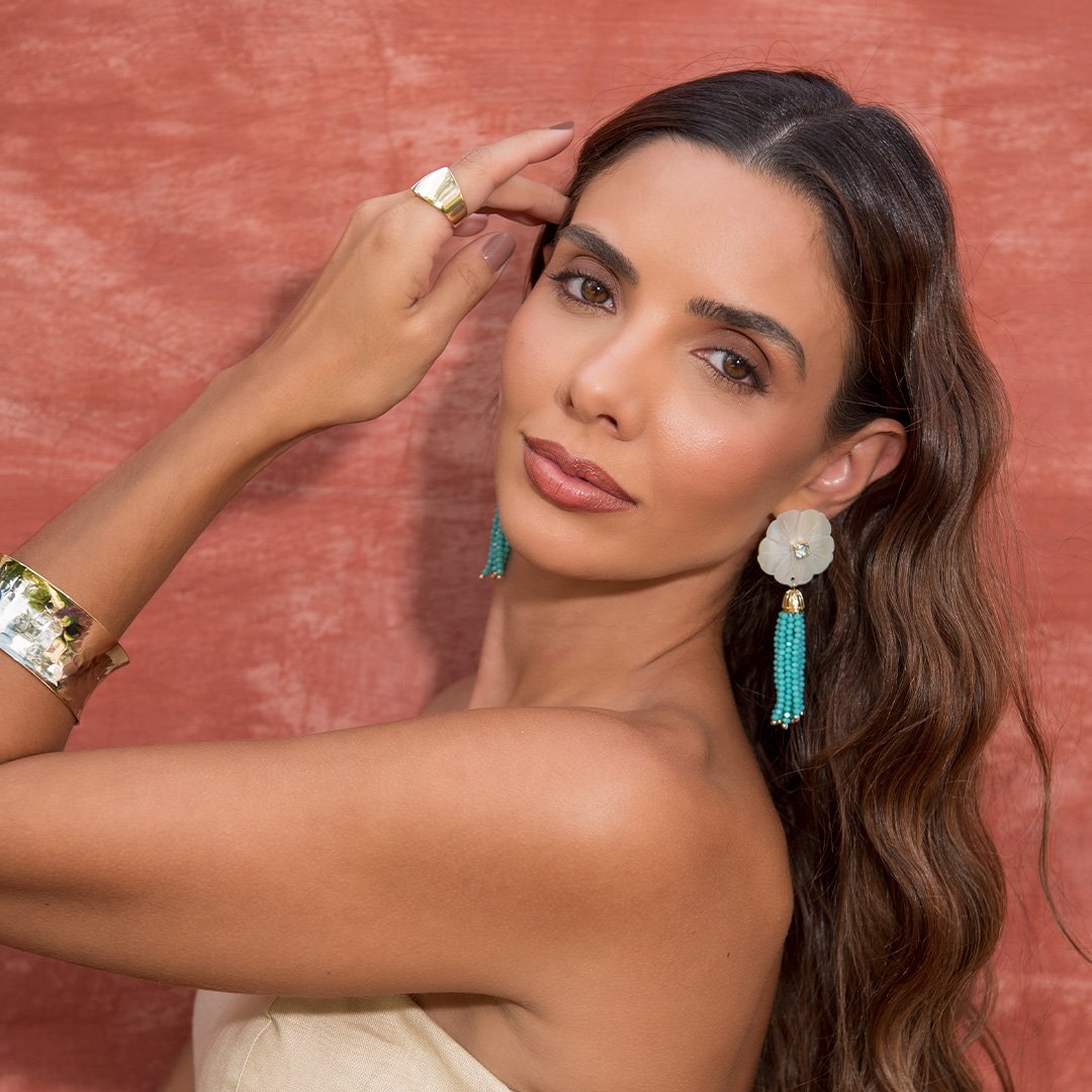 BRINCO JAQUE FLOR MADREPÉROLA ZIRCÔNIA CRISTAIS TURQUESA FOLHEADO A OURO 18K Dourado 3