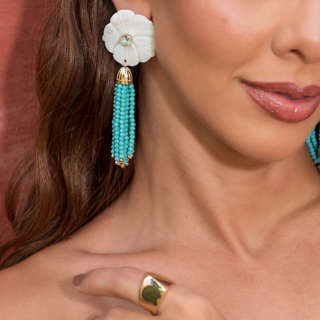 BRINCO JAQUE FLOR MADREPÉROLA ZIRCÔNIA CRISTAIS TURQUESA FOLHEADO A OURO 18K Dourado 4