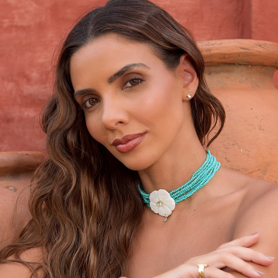 GARGANTILHA JAQUE FLOR MADREPÉROLA ZIRCÔNIA CRISTAIS TURQUESA FOLHEADA A OURO 18K Dourado/Azul 2