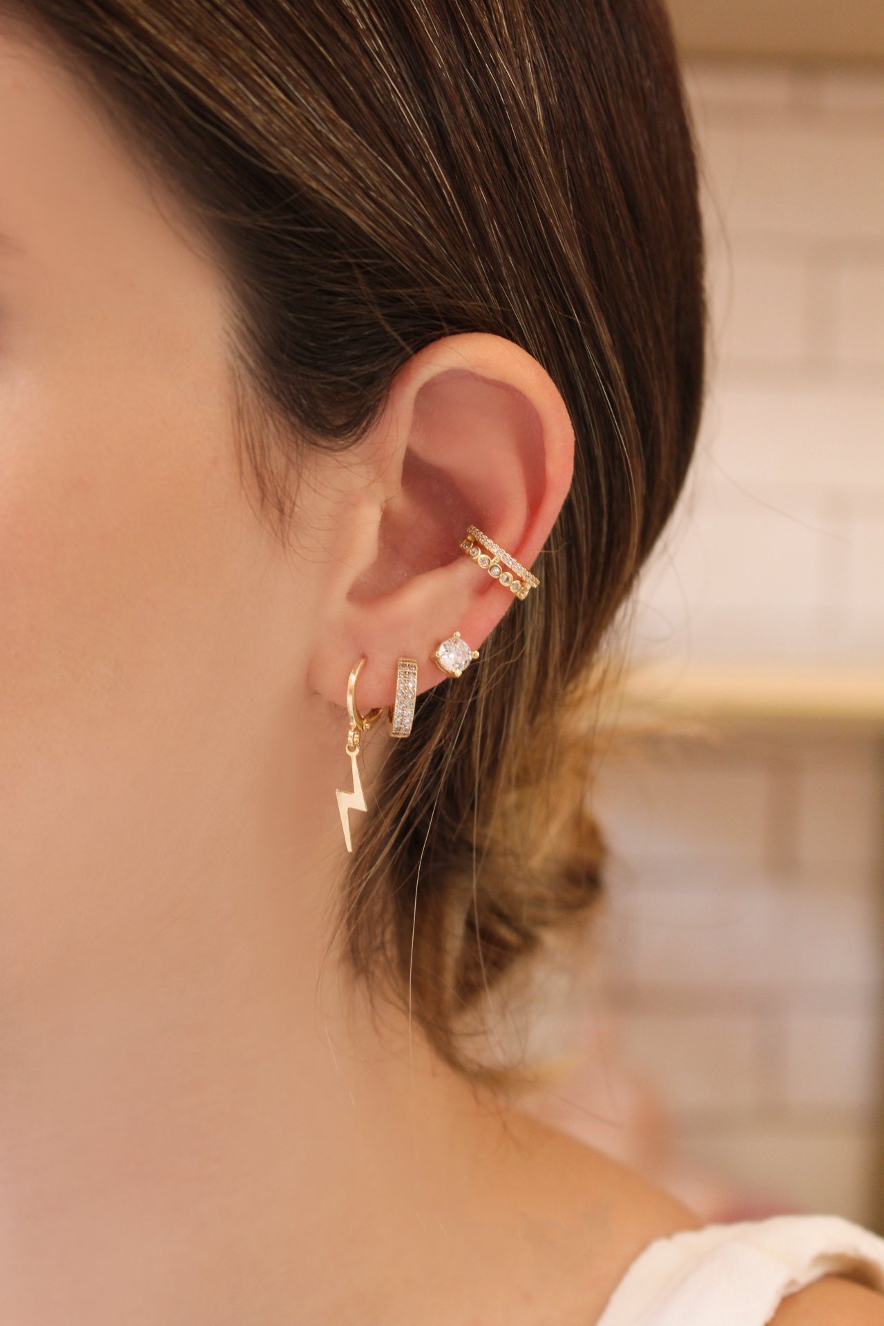 BRINCO SOLITÁRIO PONTO DE LUZ CATHERINE P ZIRCÔNIA FOLHEADO A OURO 18K Dourado 2