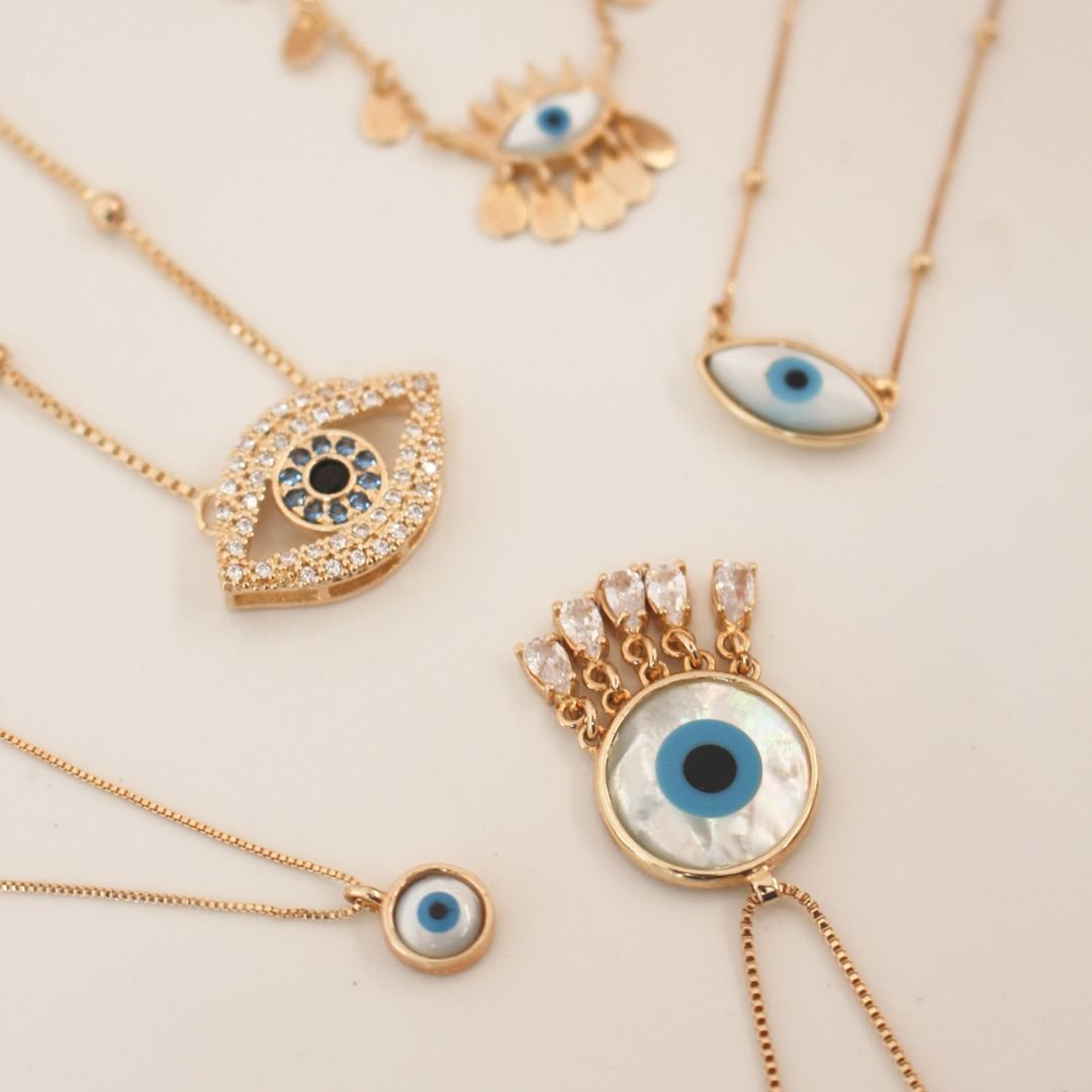 COLAR PIUKA NIKKI OLHO GREGO MADRE PÉROLA ZIRCÔNIAS FOLHEADO A OURO 18K Dourado 5