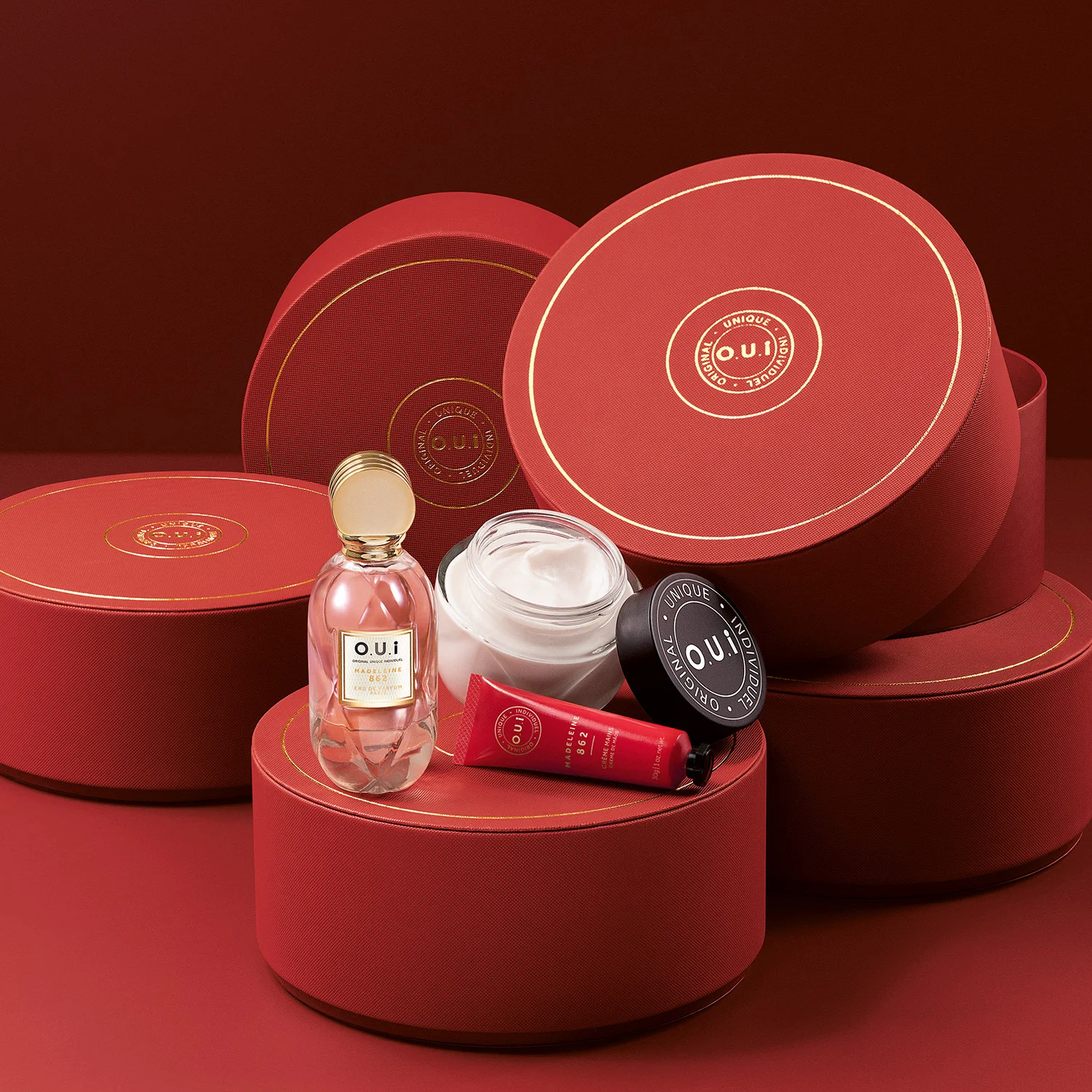 O.U.i Madeleine 862 Kit Presentear Natal: Eau de Parfum 75ml + Creme Corporal 200g + Creme de Mãos 30g ÚNICO 3