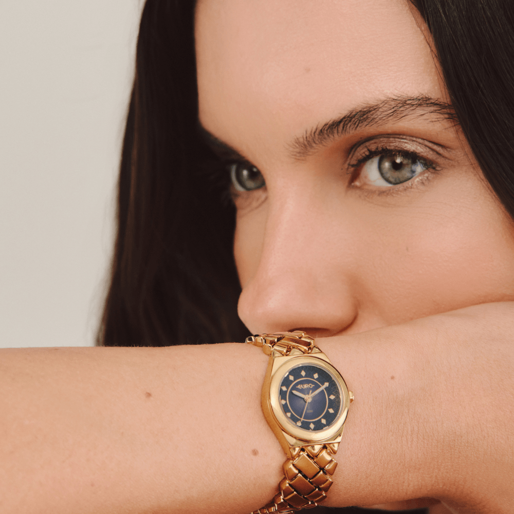 Relógio Euro Feminino Mini Lux Dourado - EU2035YXT/4A Dourado 4