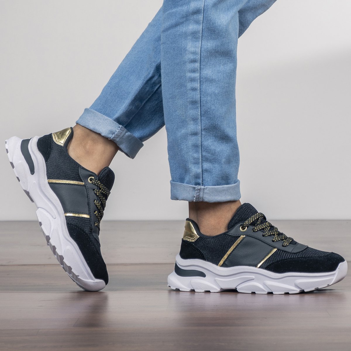 Tenis Feminino GuGi Casual Fiorella 622-GG Solado Antiderrapante Leve Para o Dia a Dia Preto 6