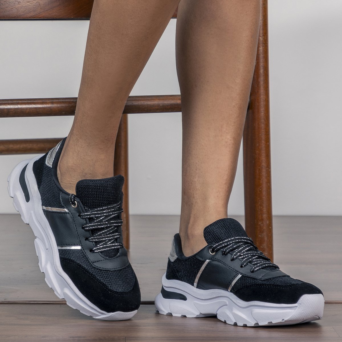 Tenis Feminino GuGi Casual Fiorella 622-GG Solado Antiderrapante Leve Para o Dia a Dia Preto 5