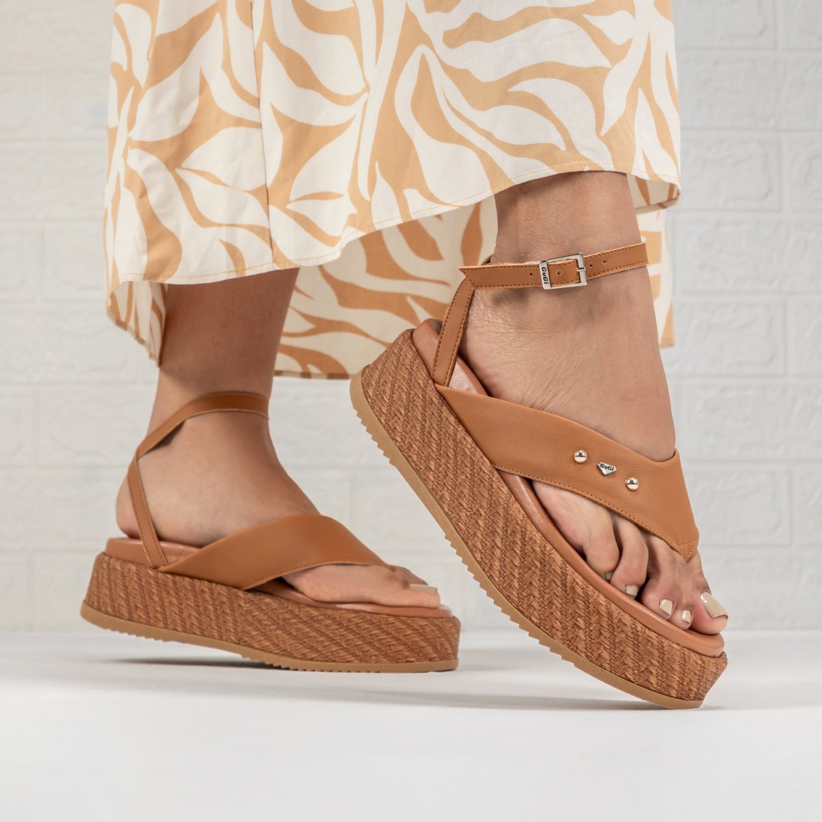 Sandalia Feminina Plataforma Anatomica Gugi Papete Asa Delta 909-GG de Amarracao Caramelo 6