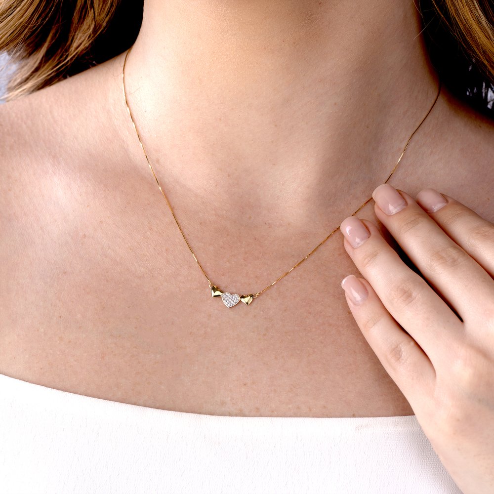 Gargantilha Ouro 18K Dois Corações Lisos E Um Com Zircônias Dourado 2
