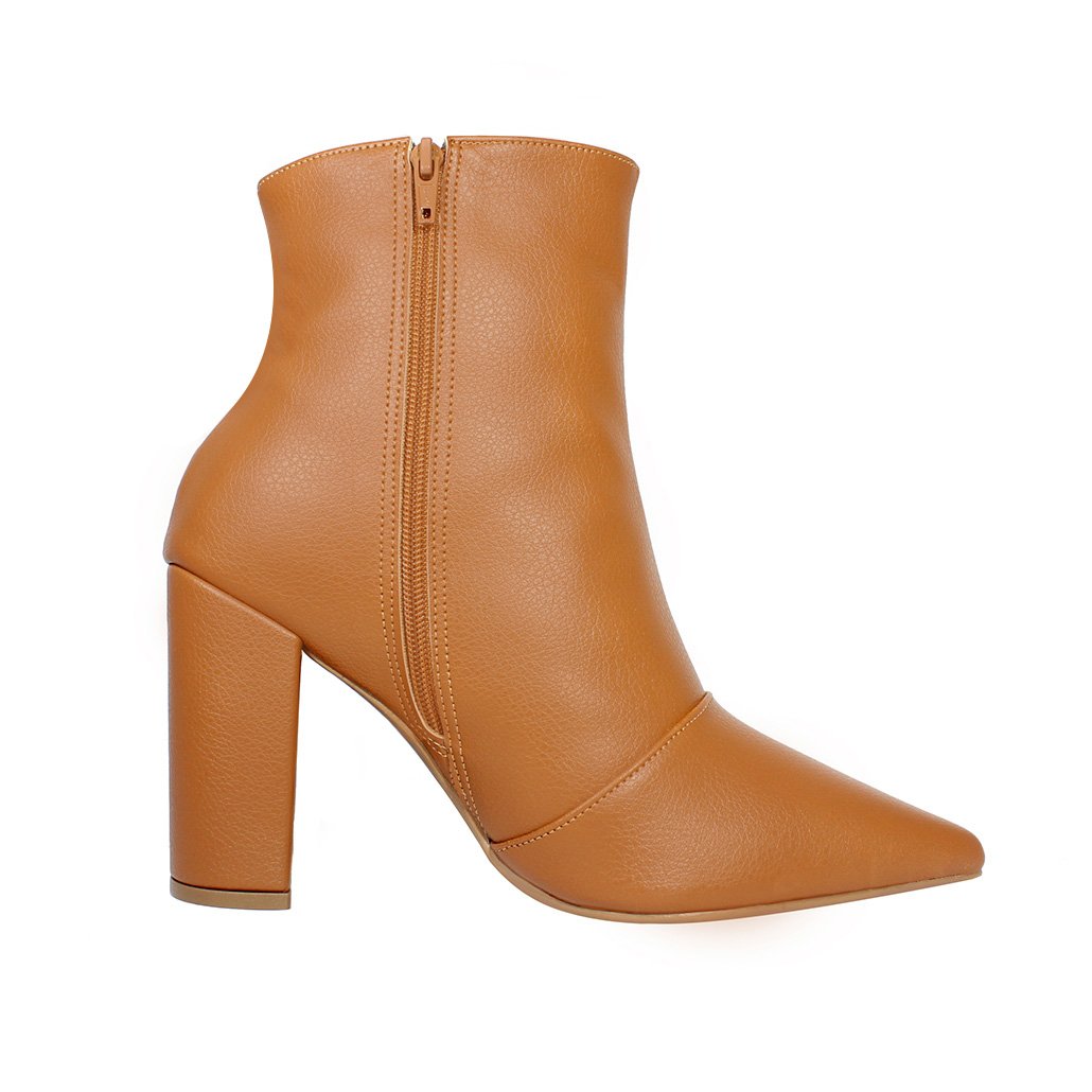 Bota Salto Alto Grosso Cano Curto Bico Fino Luiza Sobreira Caramelo Mod. 2225 Marrom 3