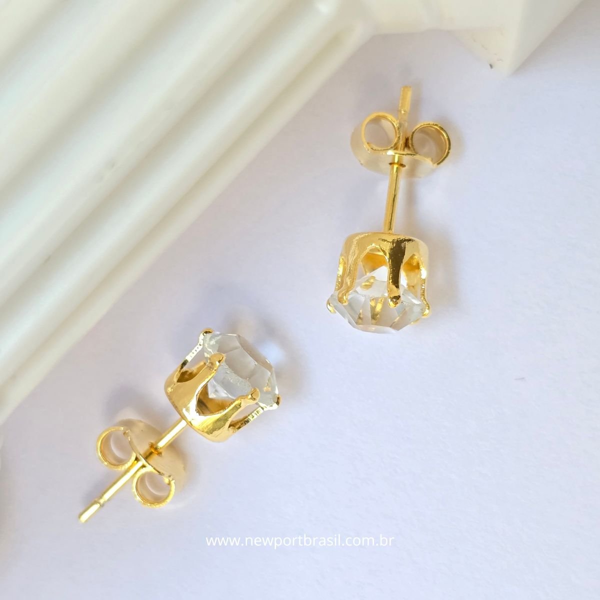 Brinco Feminino Antialergico Banhado a Ouro Ponto de Luz 6mm Dourado 5