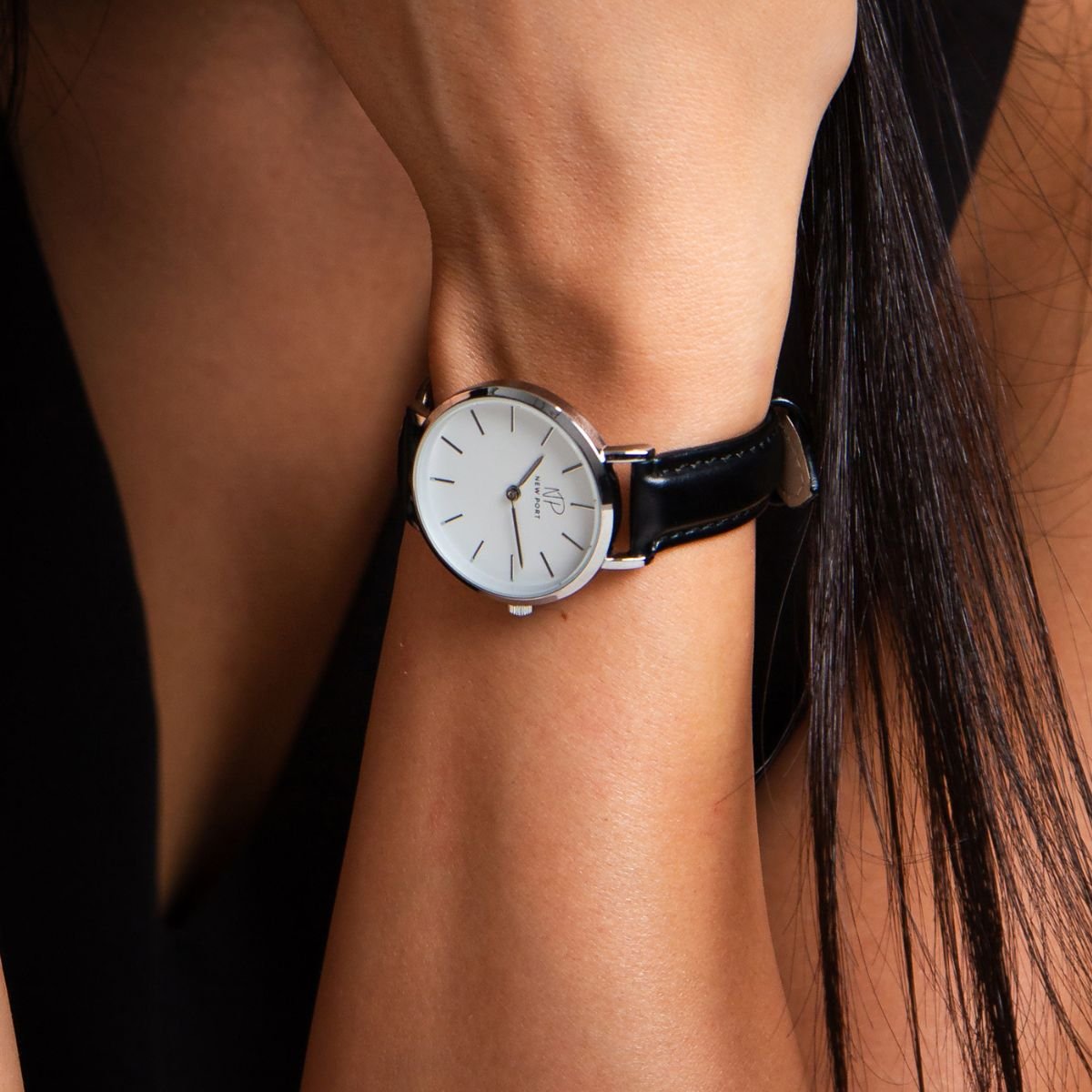 Relogio Feminino Prata Casual Elegante New Port 32mm Com Bracelete Preto/Prata 2