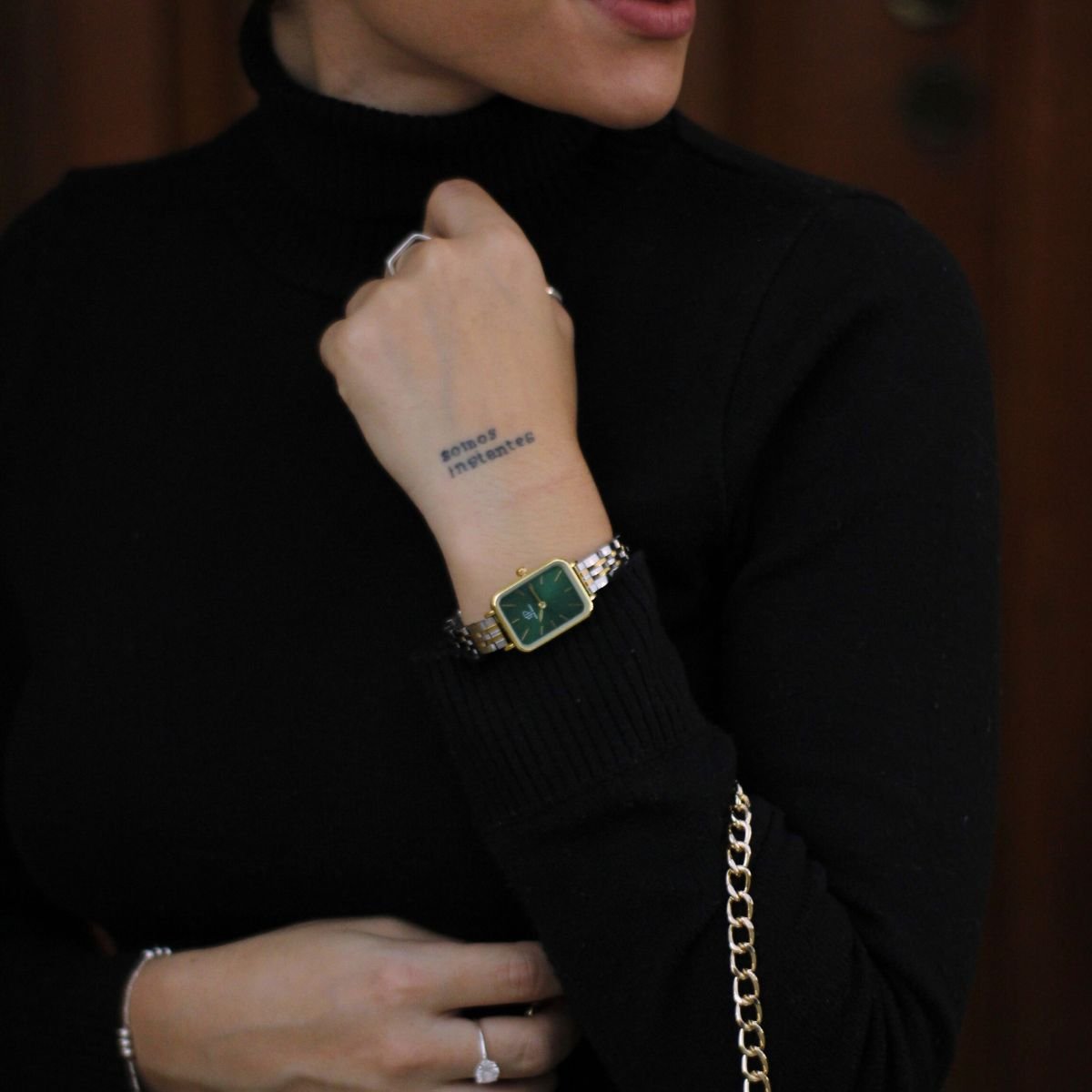 Relogio Feminino Quadrado Pulseira Bicolor Elegante + Bracelete Ajustavel Dourado 10