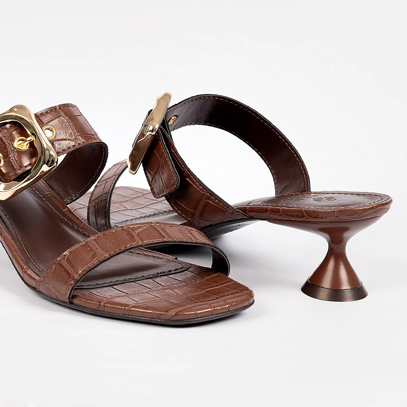 Sandália Salto Baixo Carol Croco Marrom 5