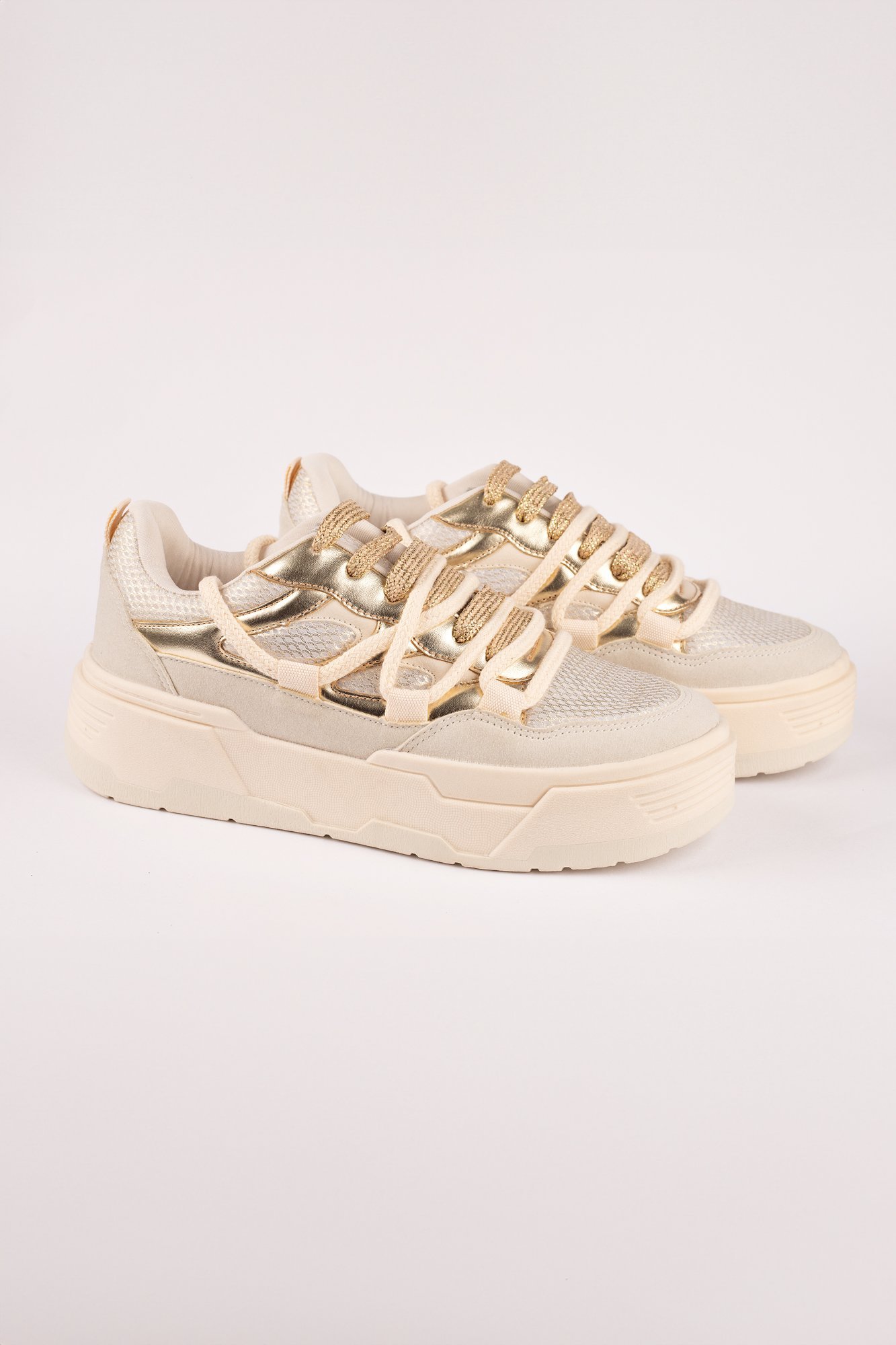 Tênis Flatform Louise Dourado 5