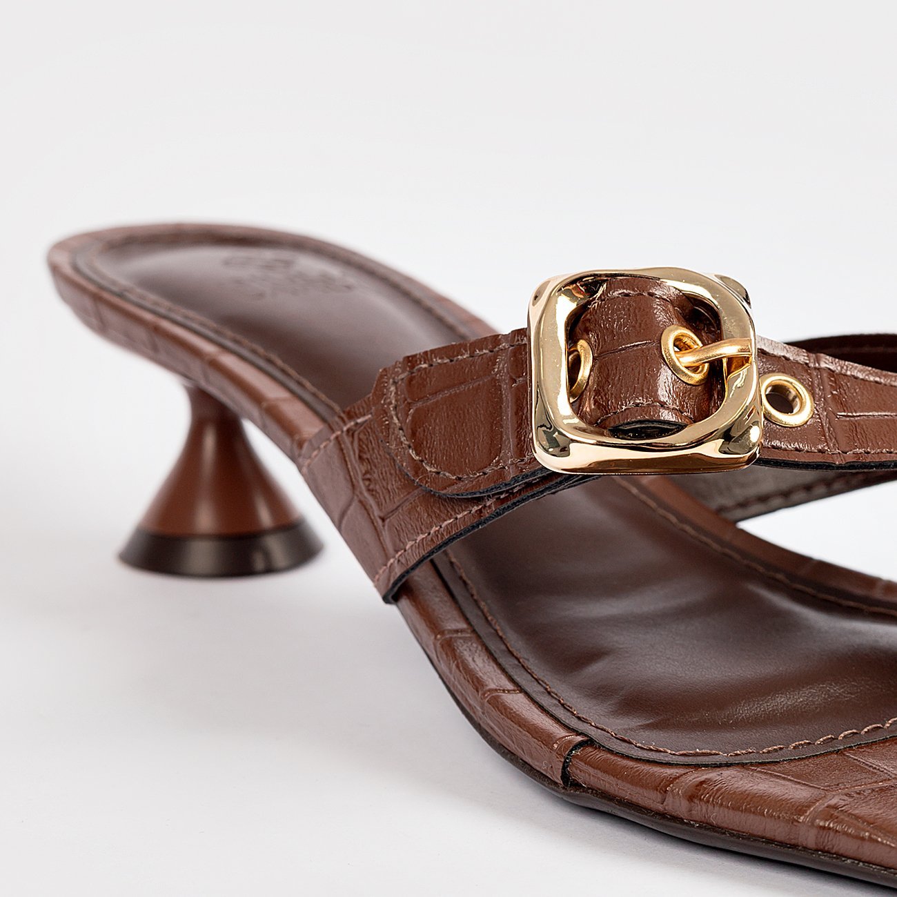 Sandália Salto Baixo Malu Croco Marrom 7