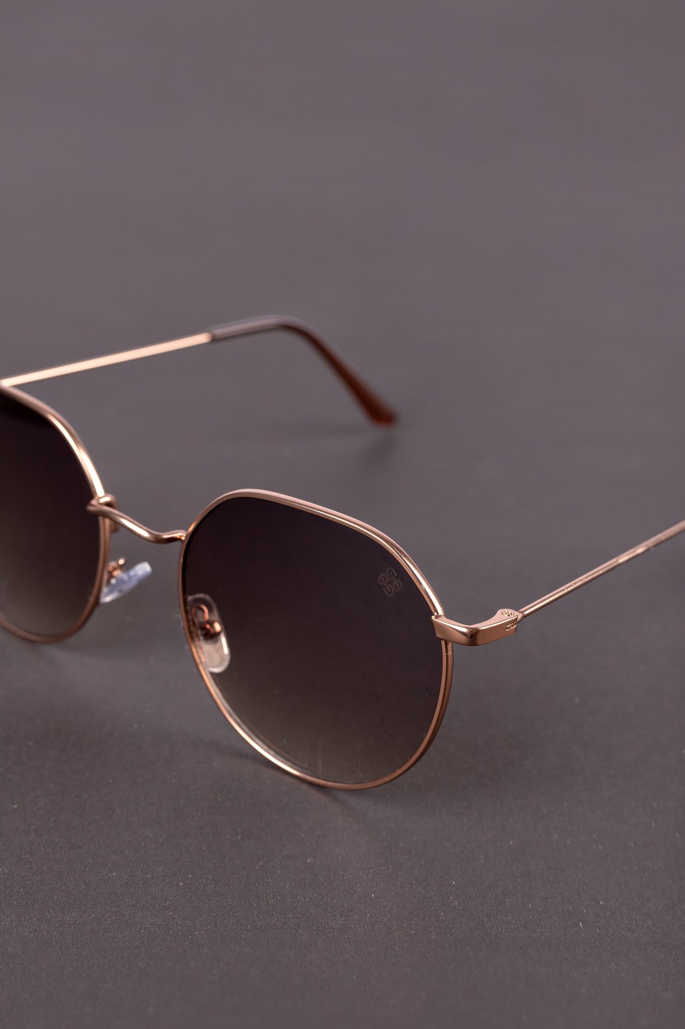 Óculos de sol Graziela Redondo Dourado 2