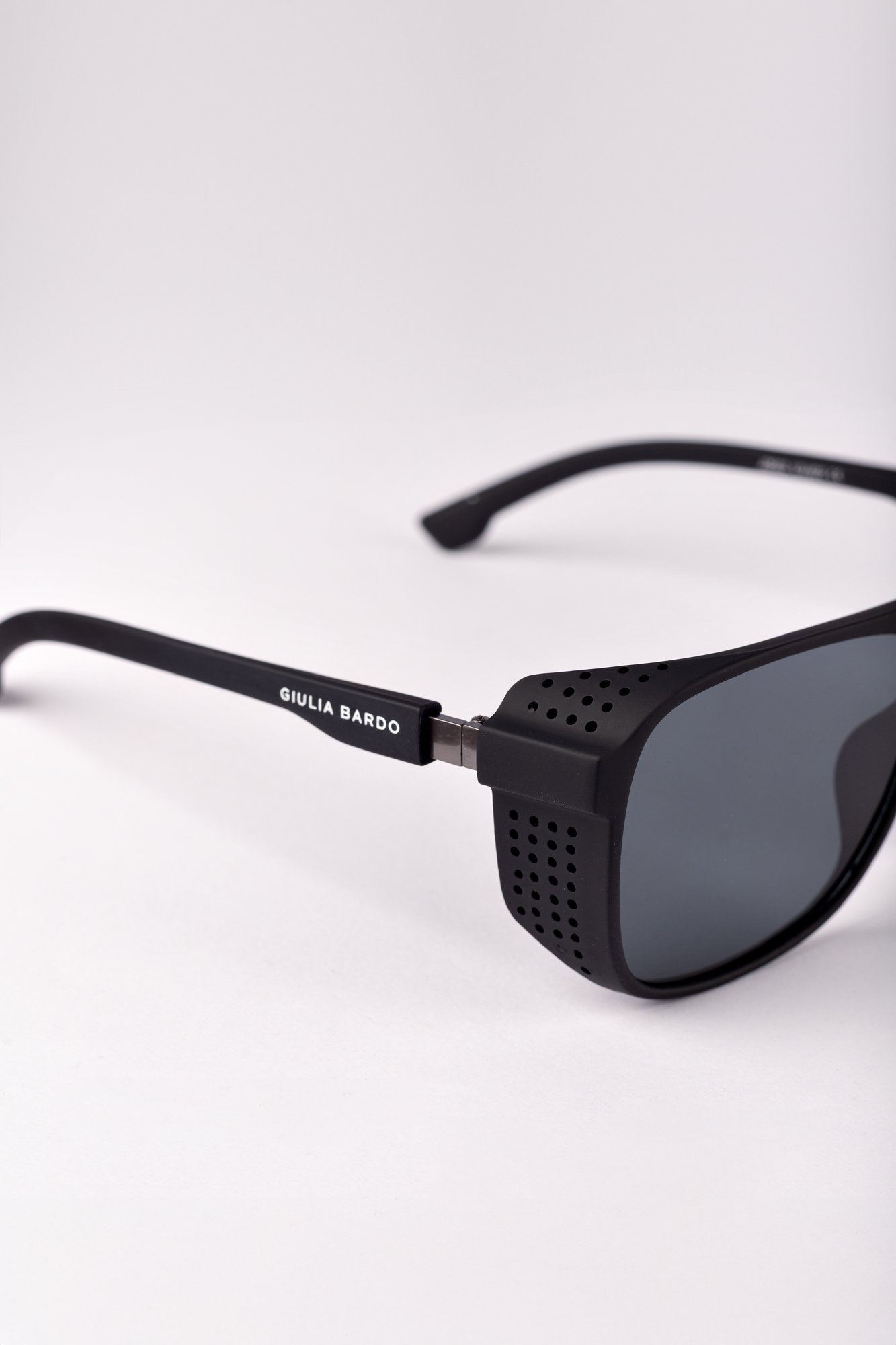 Óculos de sol Ariel com laterais fechadas Preto 3