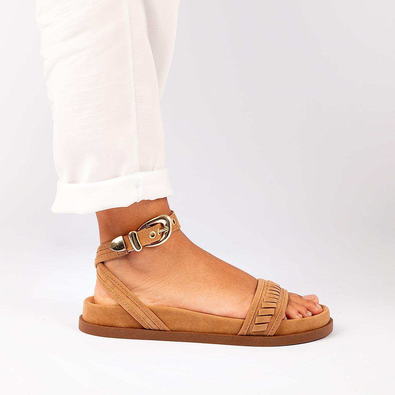 Sandália Papete Clara em Camurça Bege 2