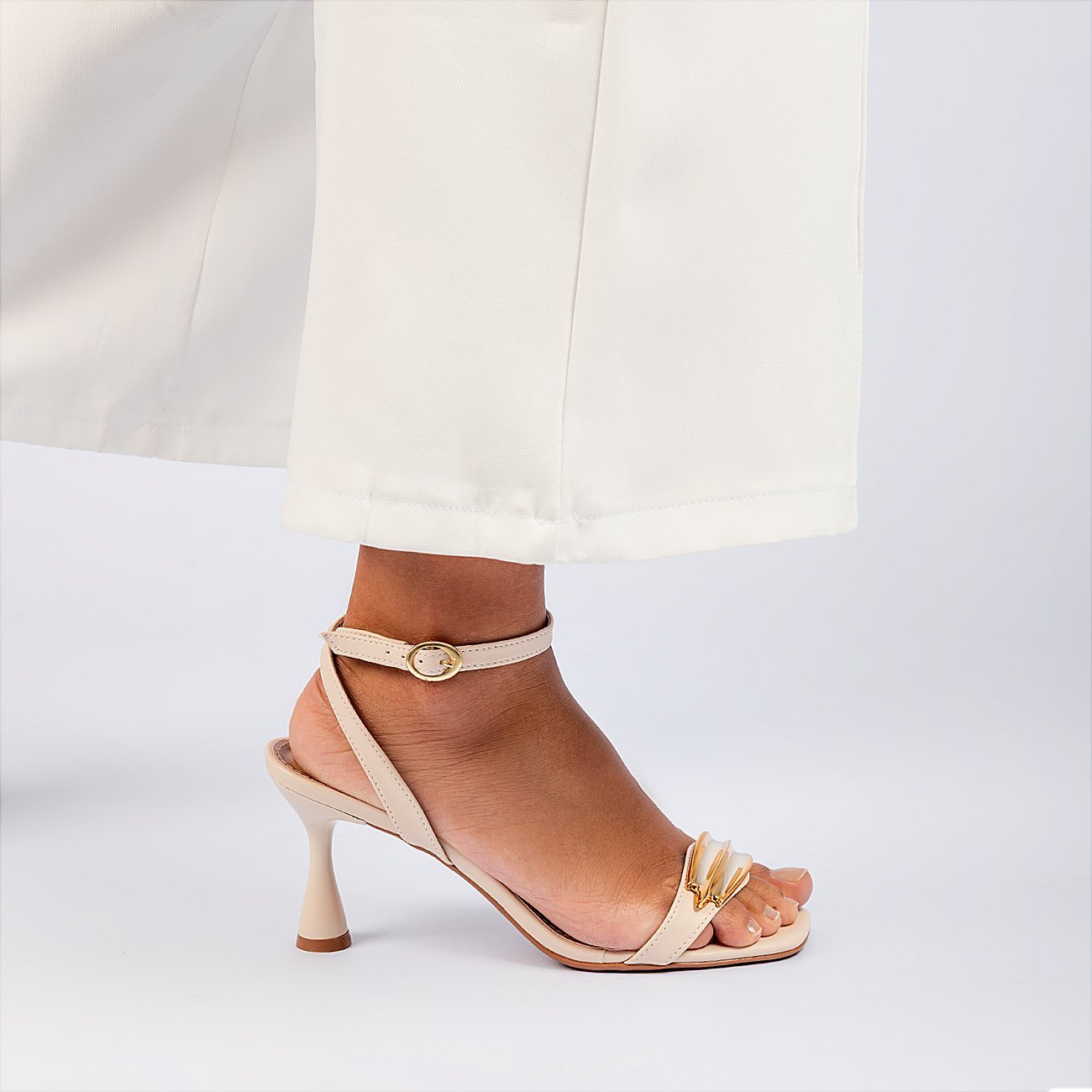 Sandália Salto Fino Mavie Branco 2