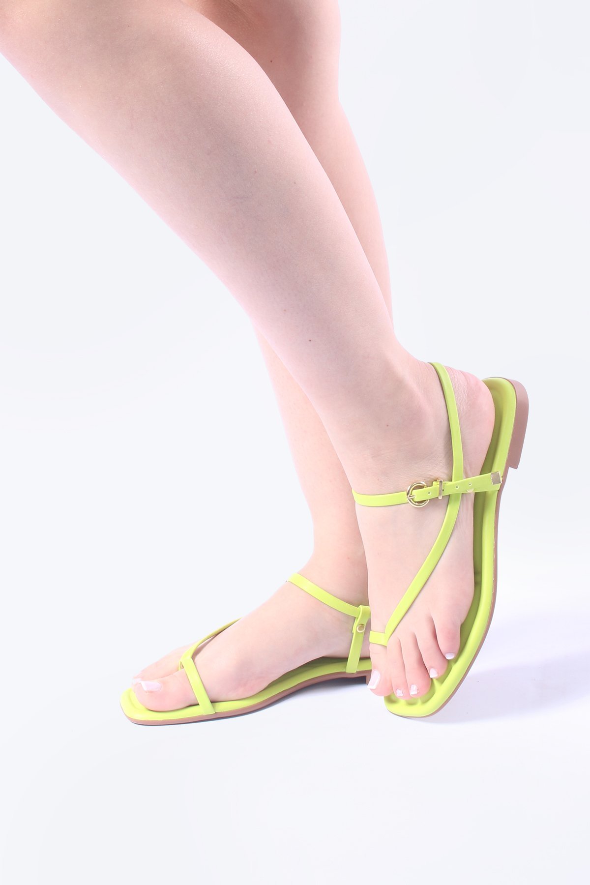 Sandália Rasteira com Tira lateral Amarelo 6