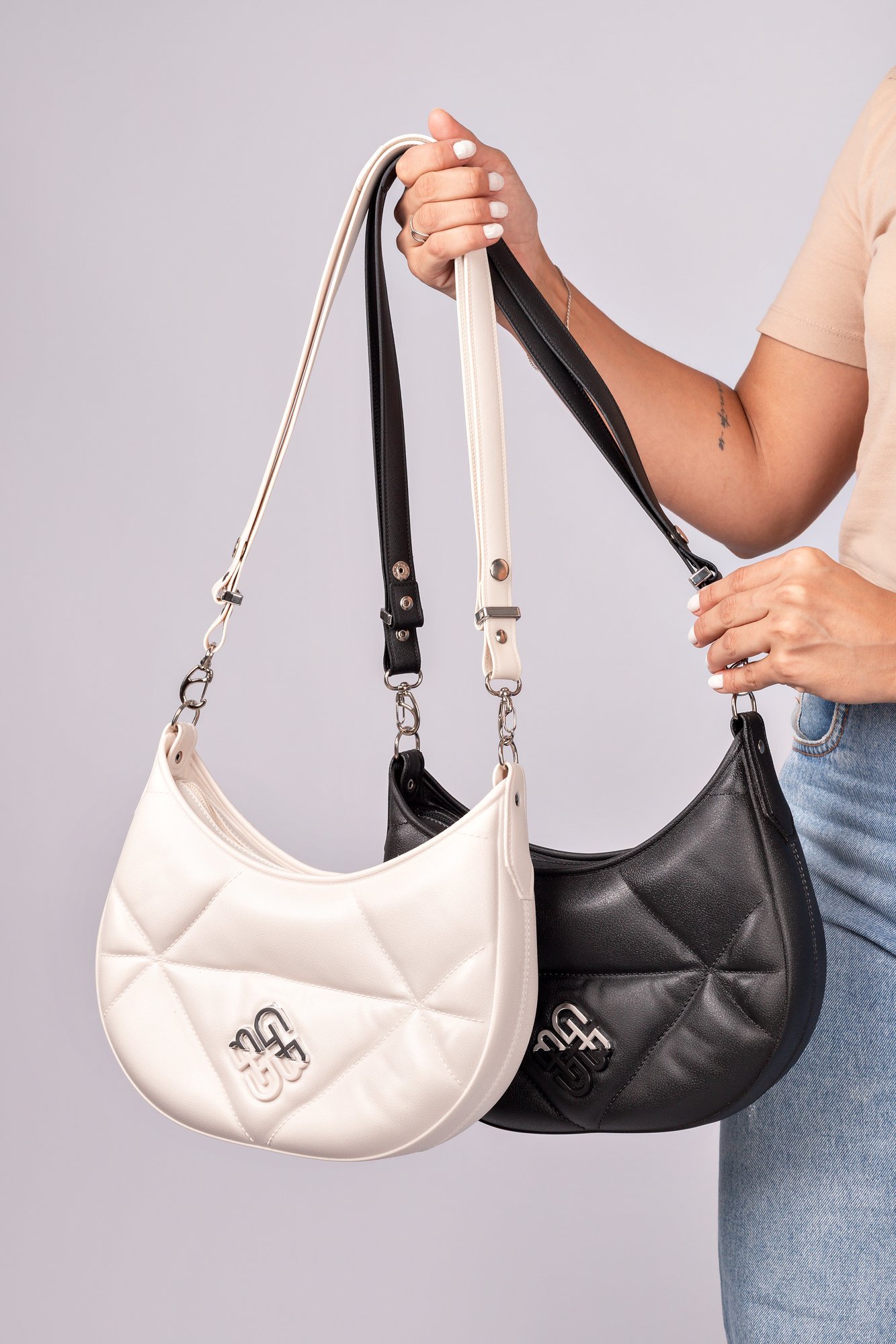 Bolsa Hobo Amabile Níquel em PVC FULL COMFORT Branco 3
