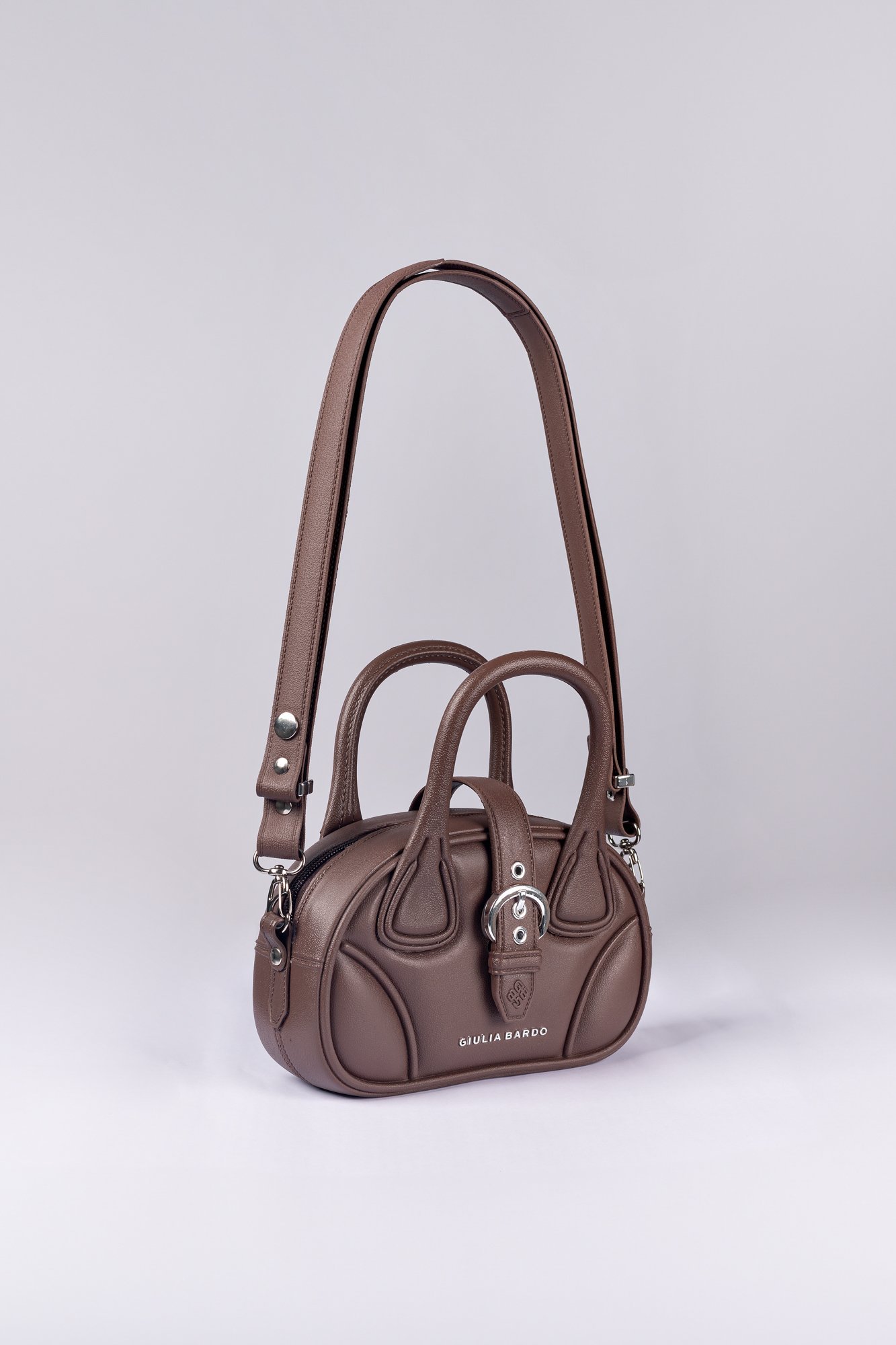 Bolsa Zoe Transversal com Alça de Mão em PVC Marrom 4