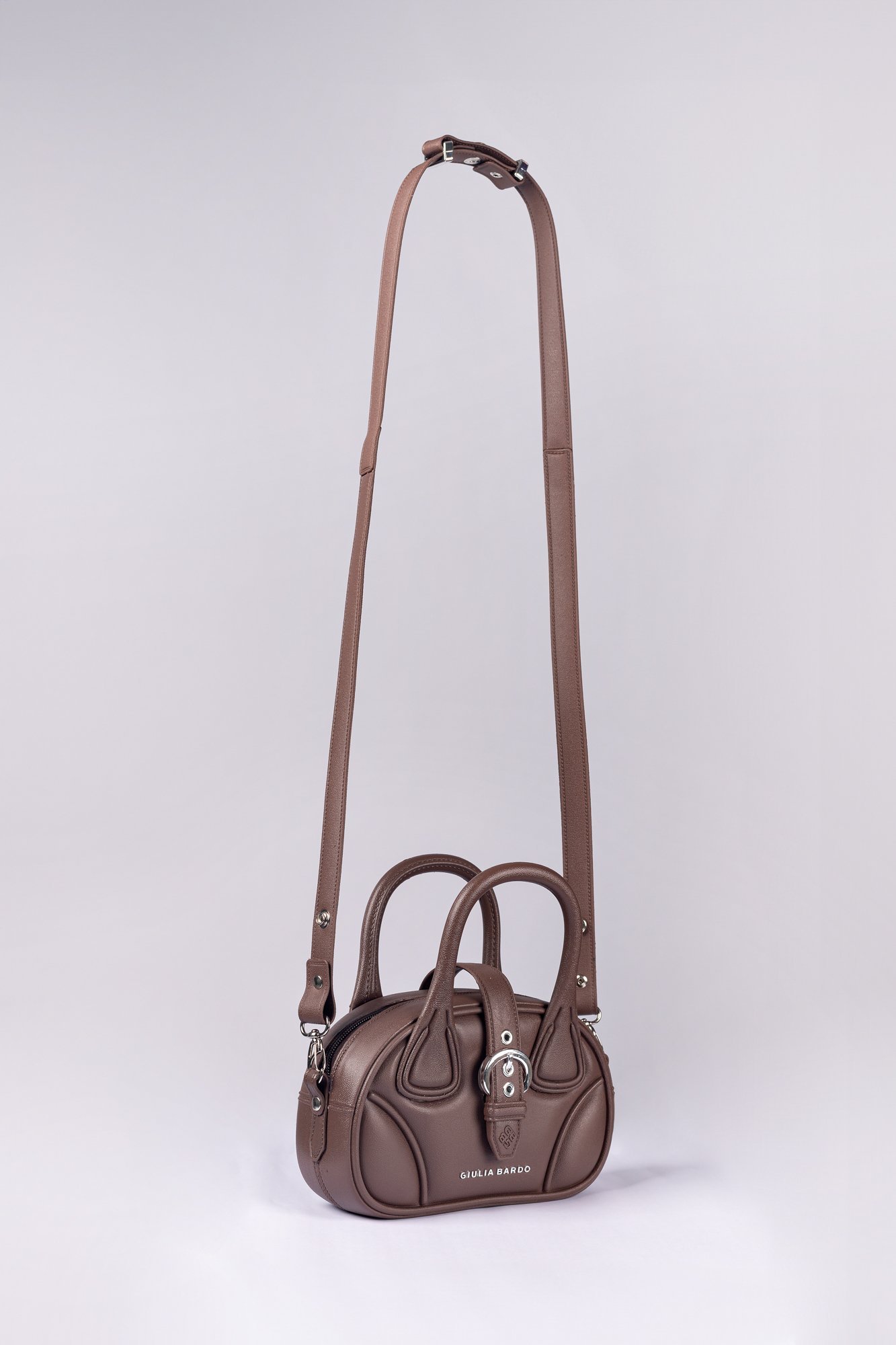 Bolsa Zoe Transversal com Alça de Mão em PVC Marrom 5