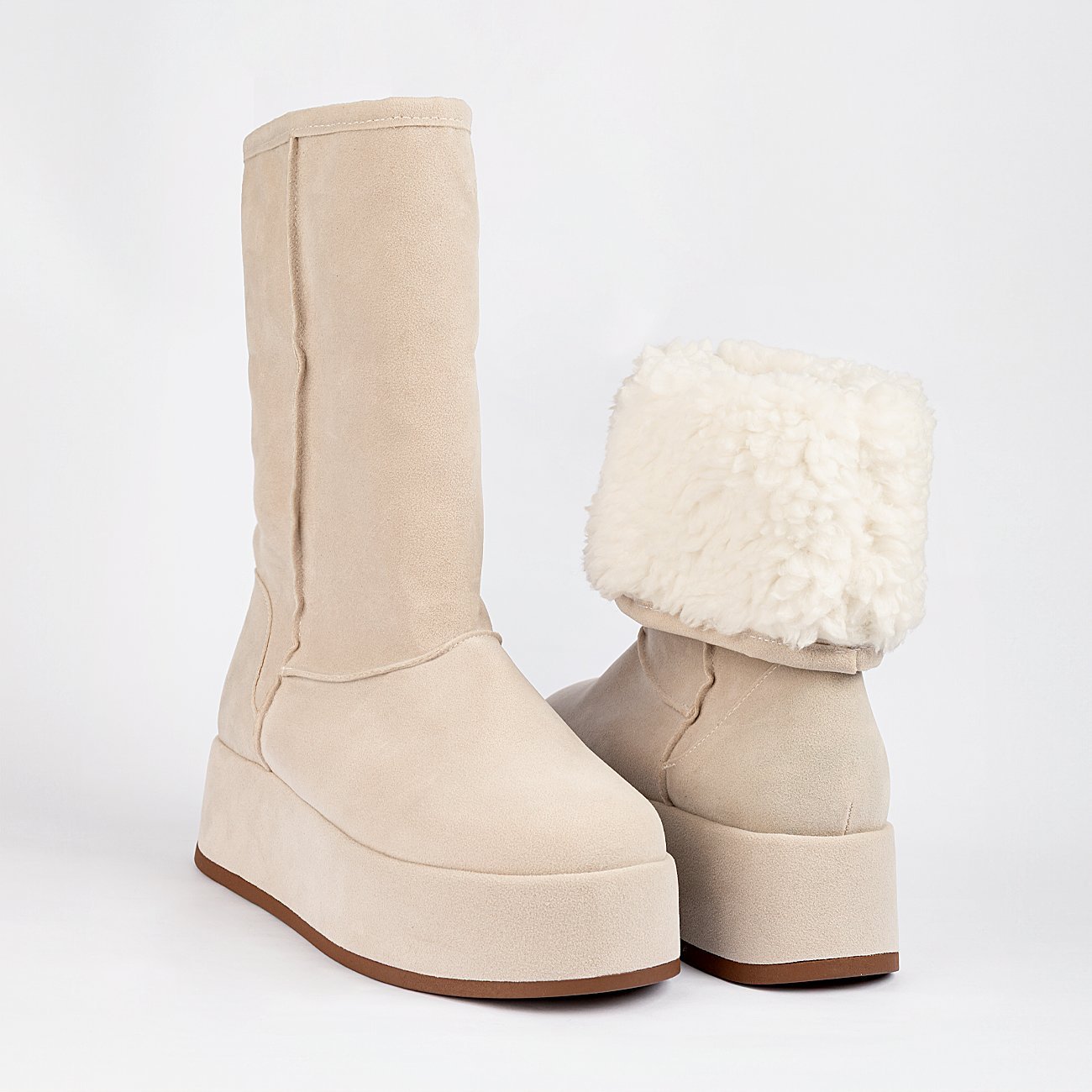 Bota Athena Peluciada Branco 7