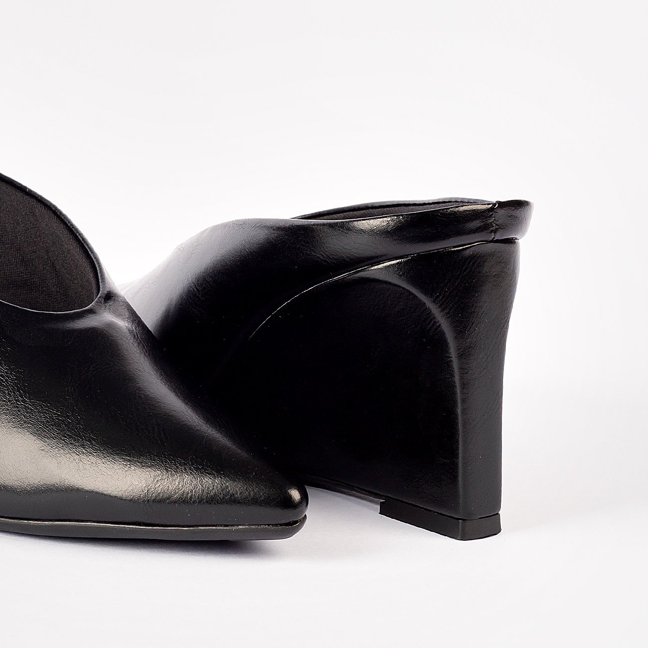 Mule Mid Aria Preto 6