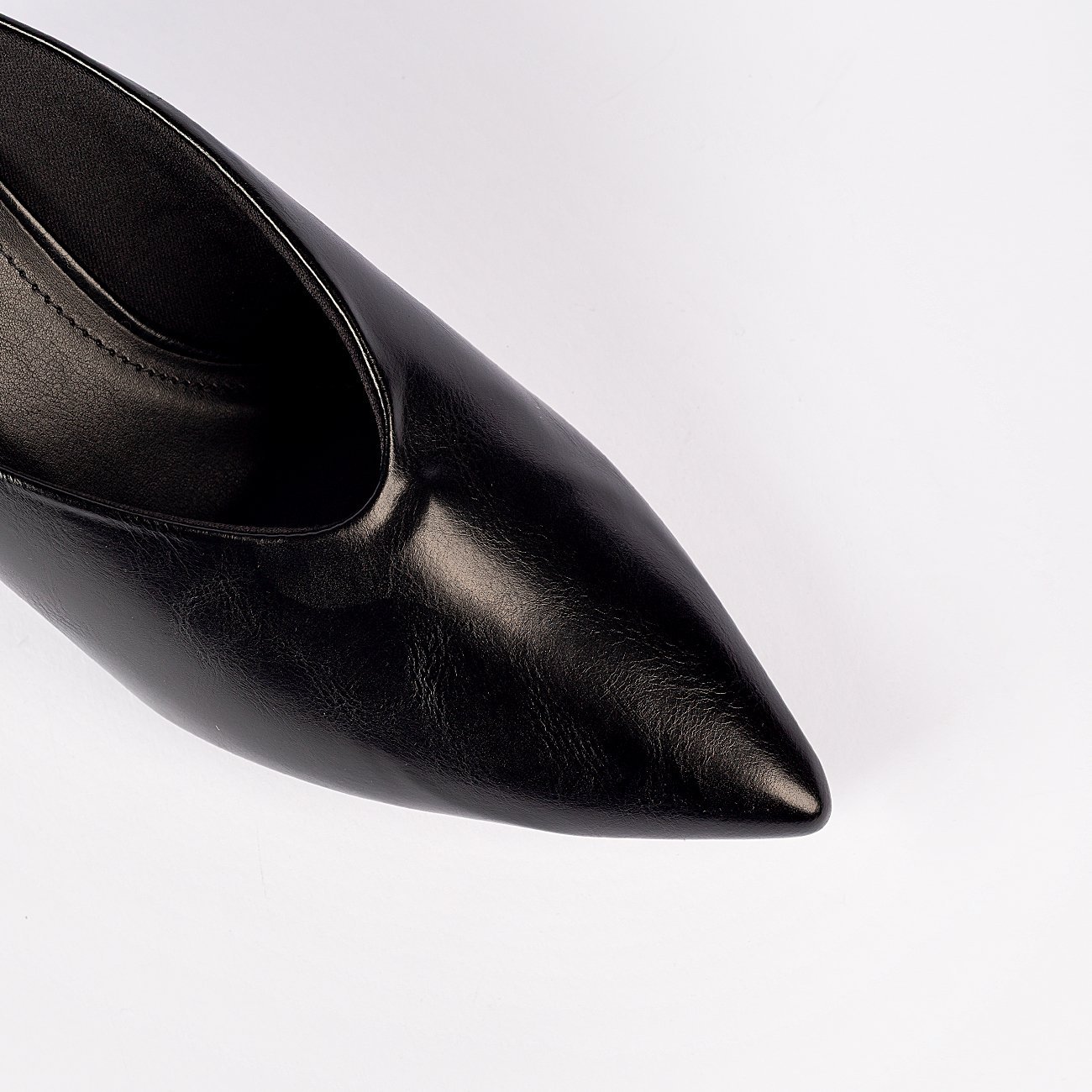 Mule Mid Aria Preto 7