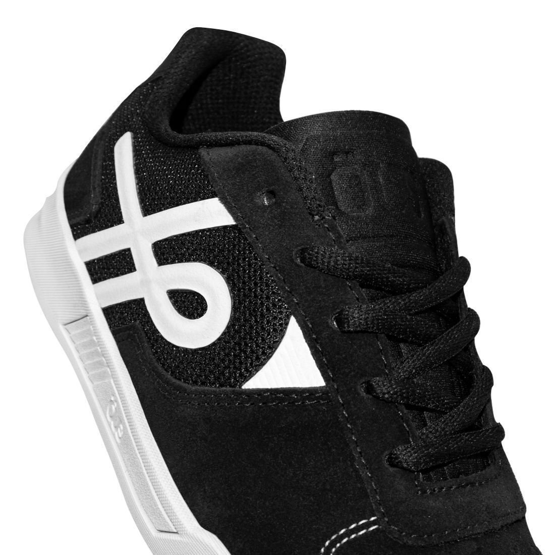 Tênis Öus Skate Gomes Preto Branco Essencial Preto 7