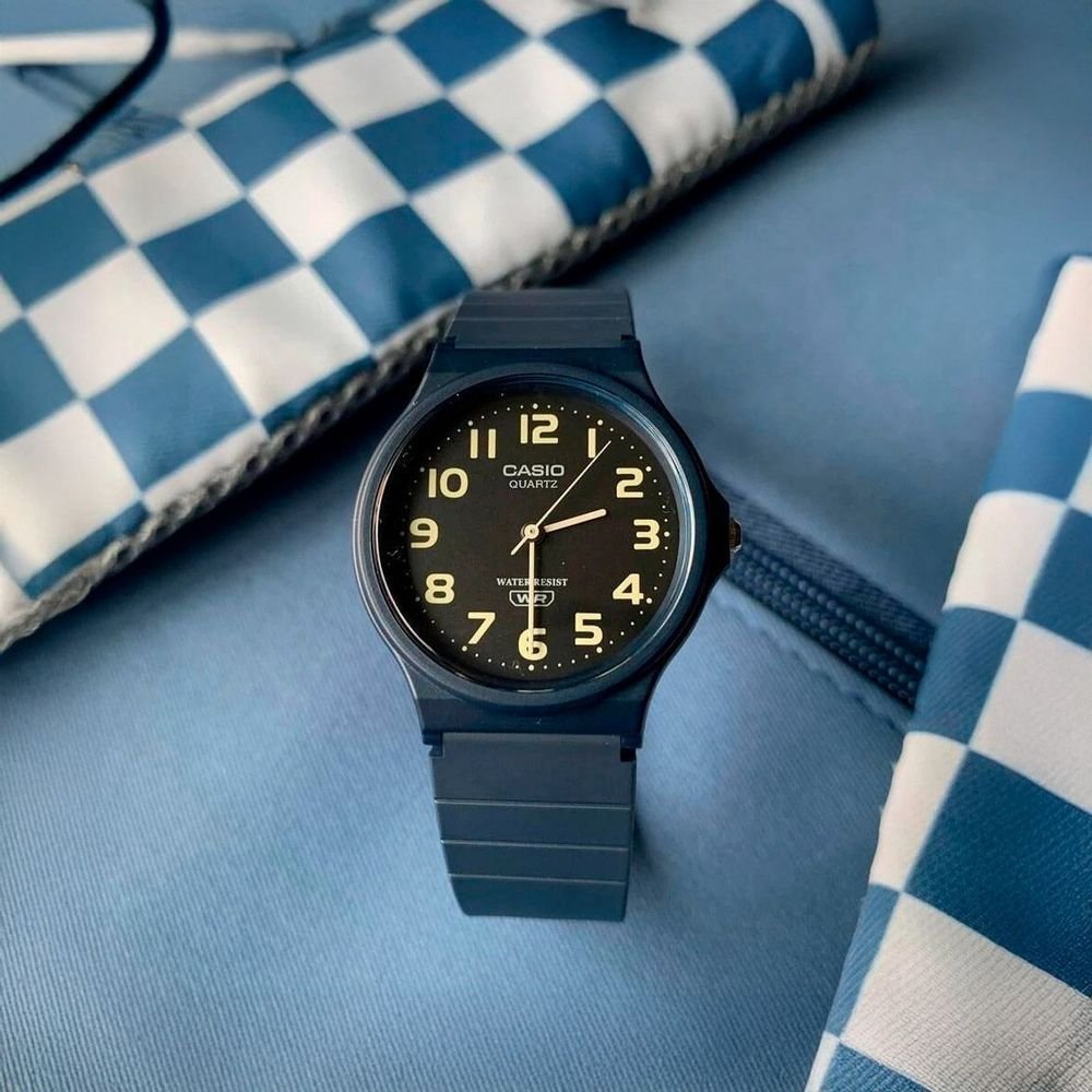 Relógio analógico Casio Standard MQ-24UC-2BDF | Azul Azul 5