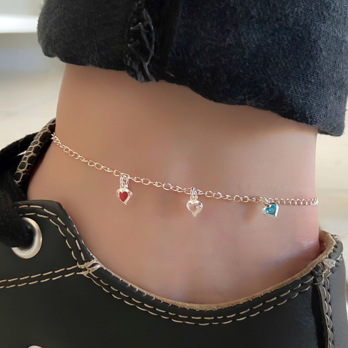 Tornozeleira Coracao Cristal Colorido Banhada a Prata Semijoia Prata 3