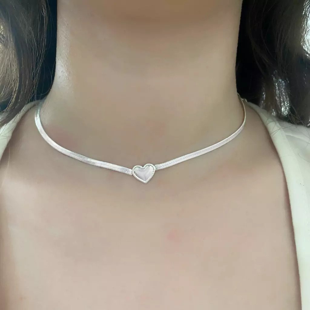 Choker Coracao e Fita Lisa Banhado a Prata Semijoia Prata 2