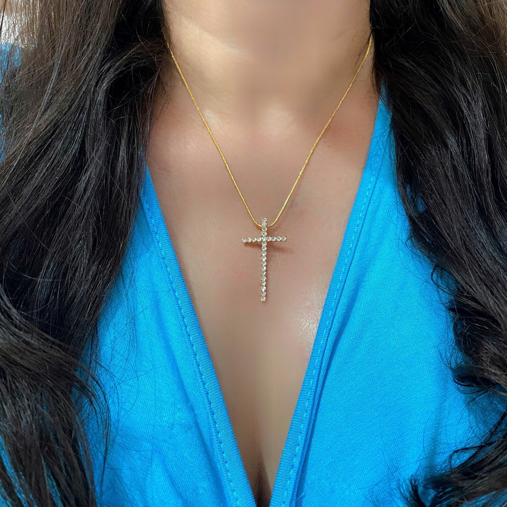 Colar Corrente com Pingente Cruz Grande Cravejado com Microzirconias Folheado a Ouro 18k Dourado 2