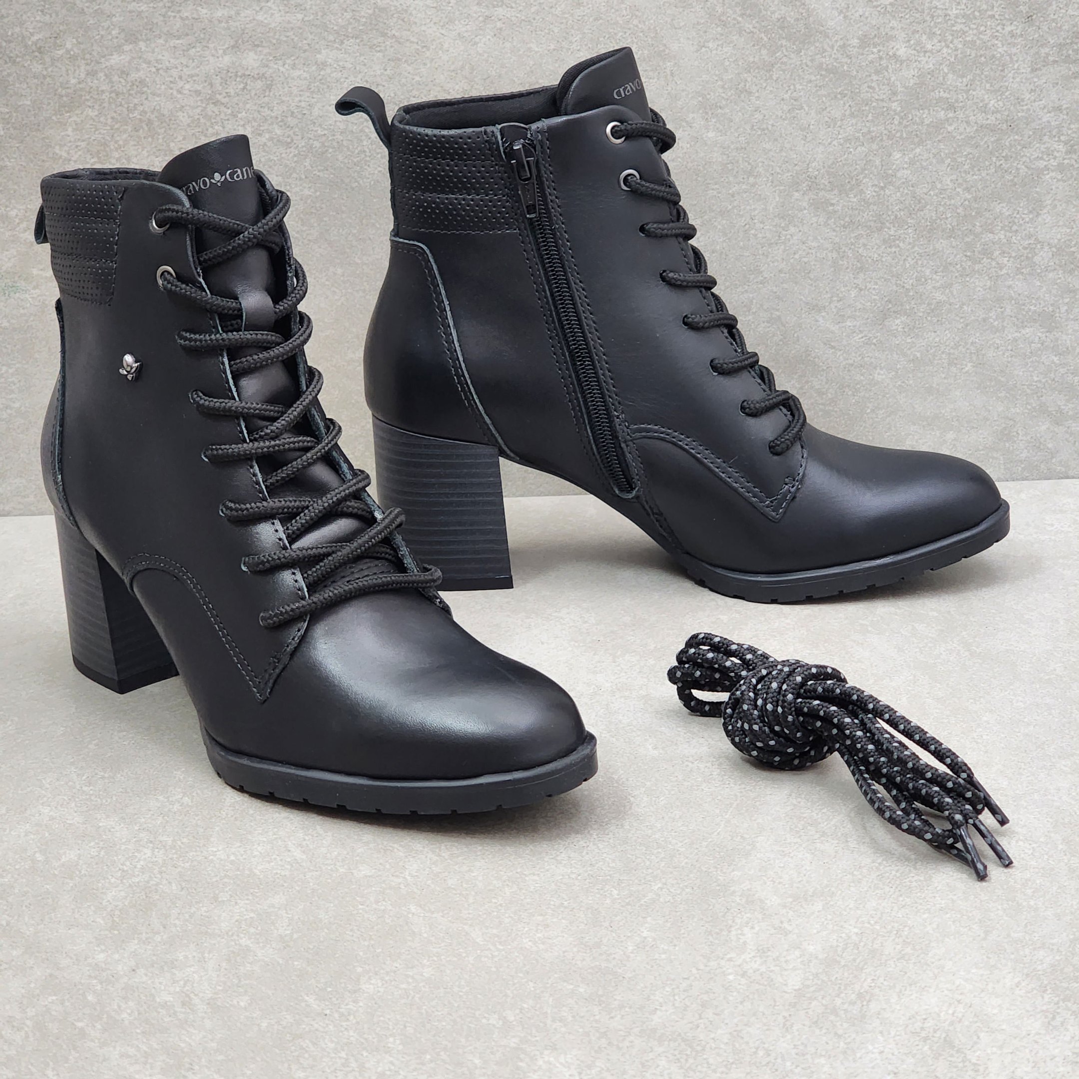 Bota Cravo e Canela Em Couro Com Salto Bloco - Preto Preto 3