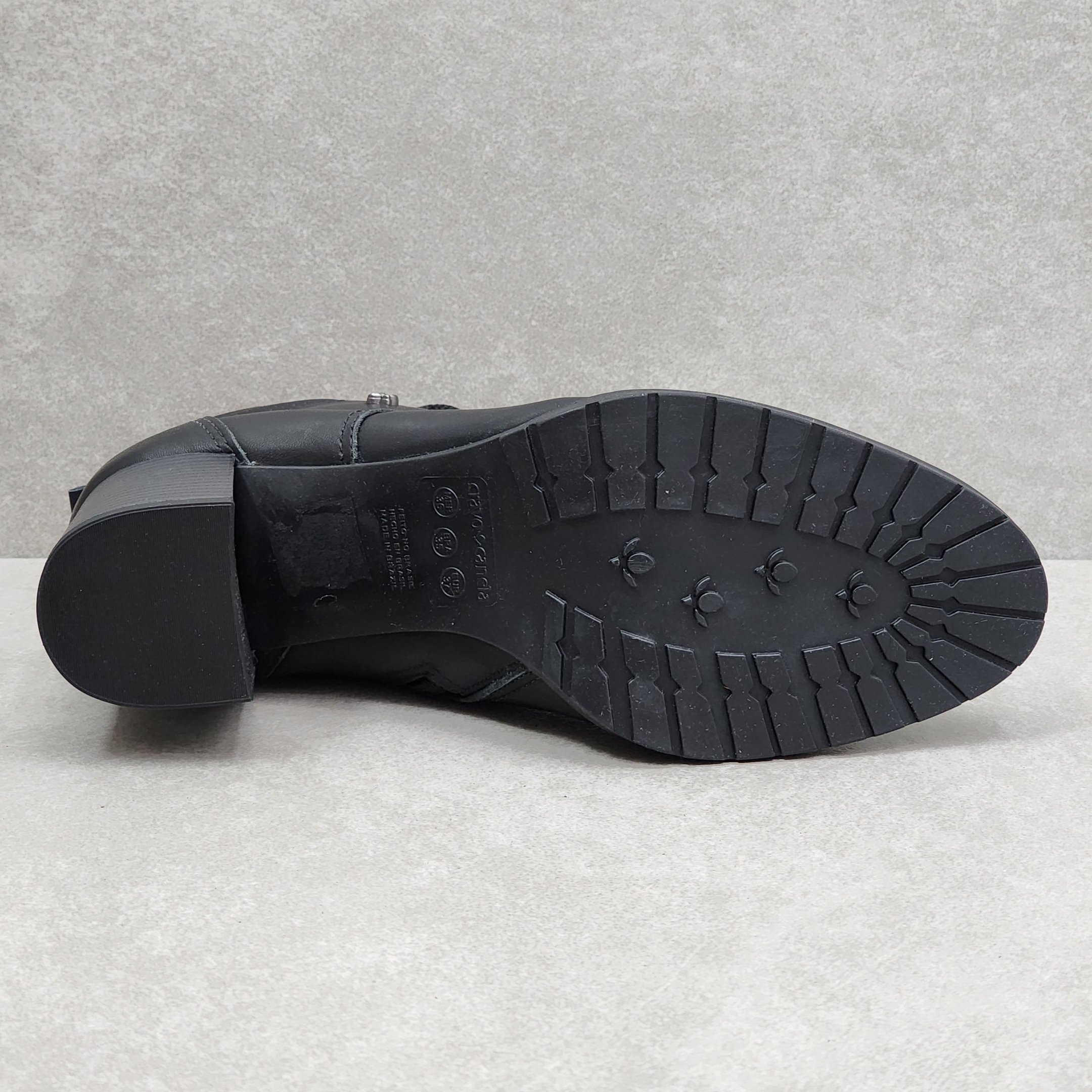 Bota Cravo e Canela Em Couro Com Salto Bloco - Preto Preto 4