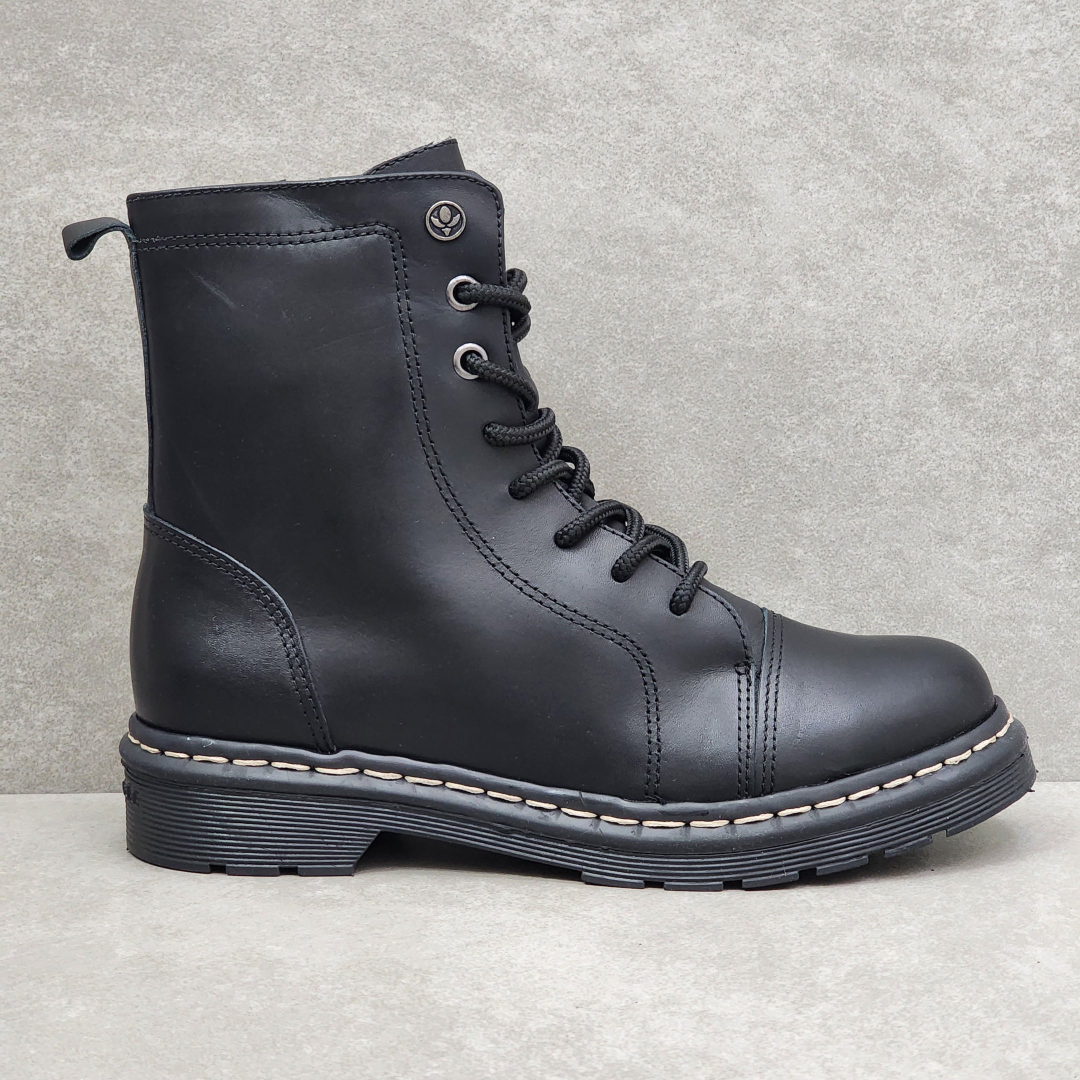 Bota Cravo e Canela Doctor Em Couro - Preto Preto 1