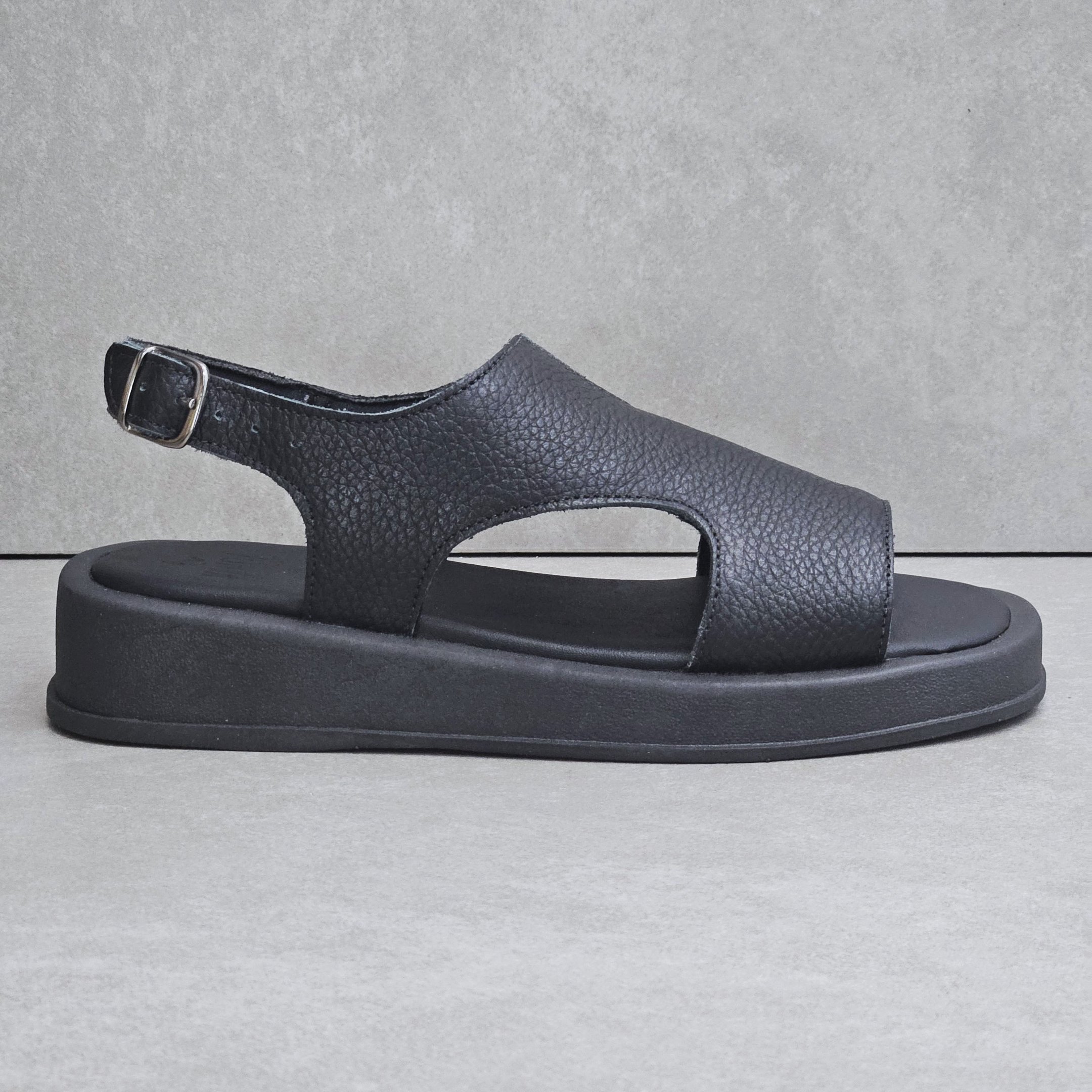 Sandália Feminina Zimbauê Flat Em Couro - Preto Preto 1