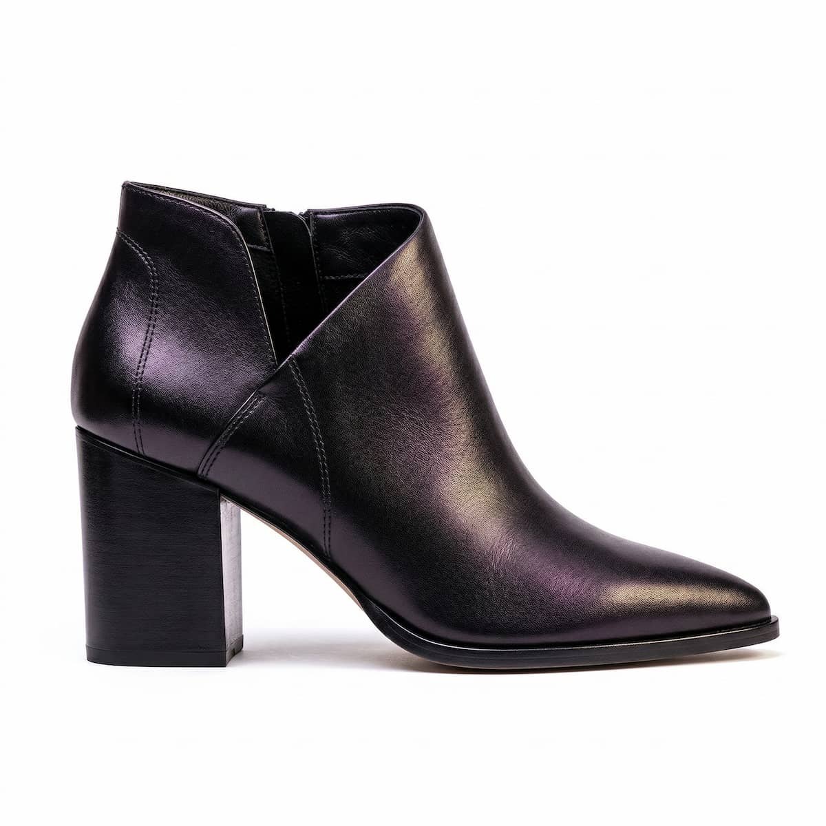 Bota Feminina Arezzo Couro Corte V Salto Grosso A1187900010001 Preto