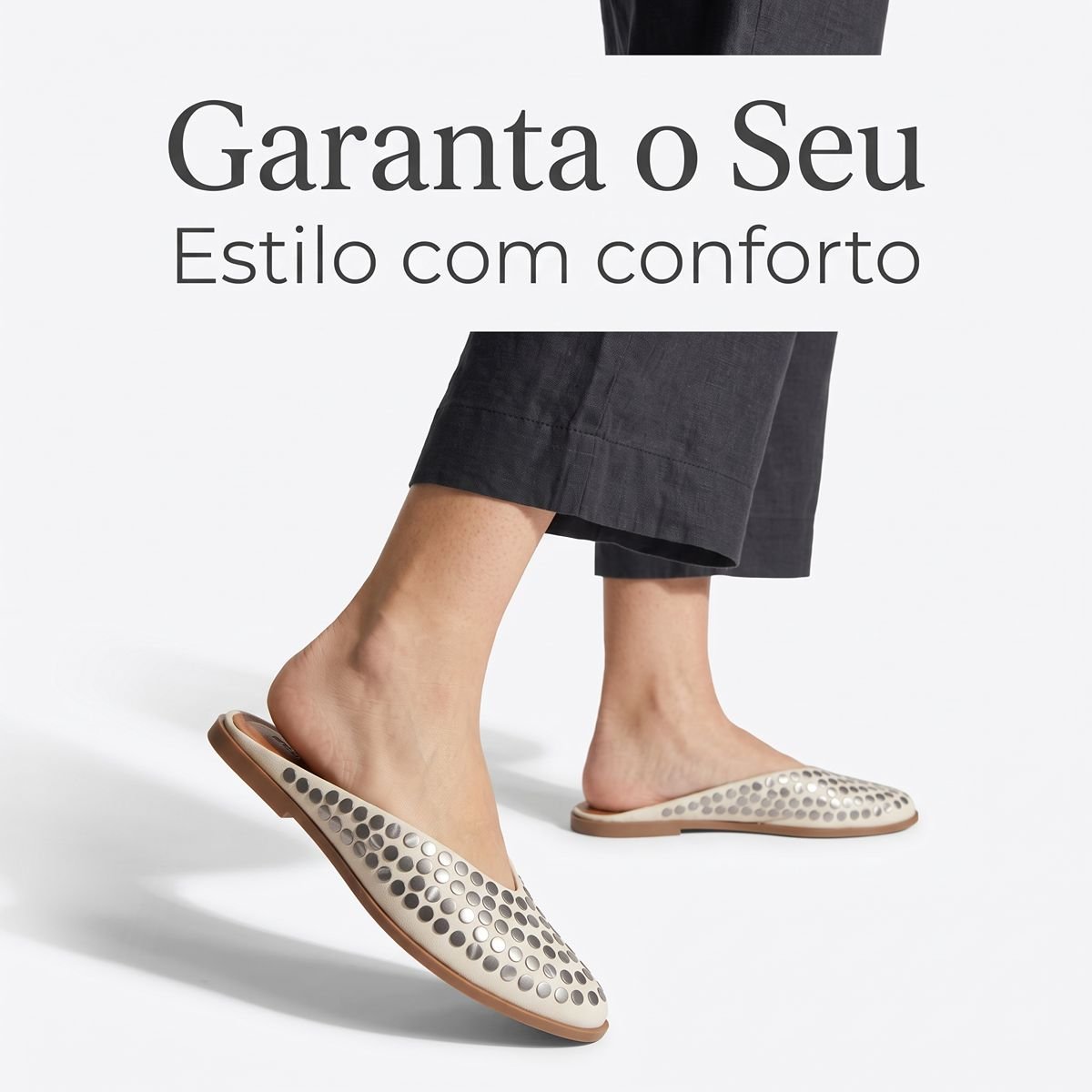 Mule Feminino Cravo e Canella Nobuck Tachas Metálicas Bico Fino 3083.3515CC-3 Creme Creme 6