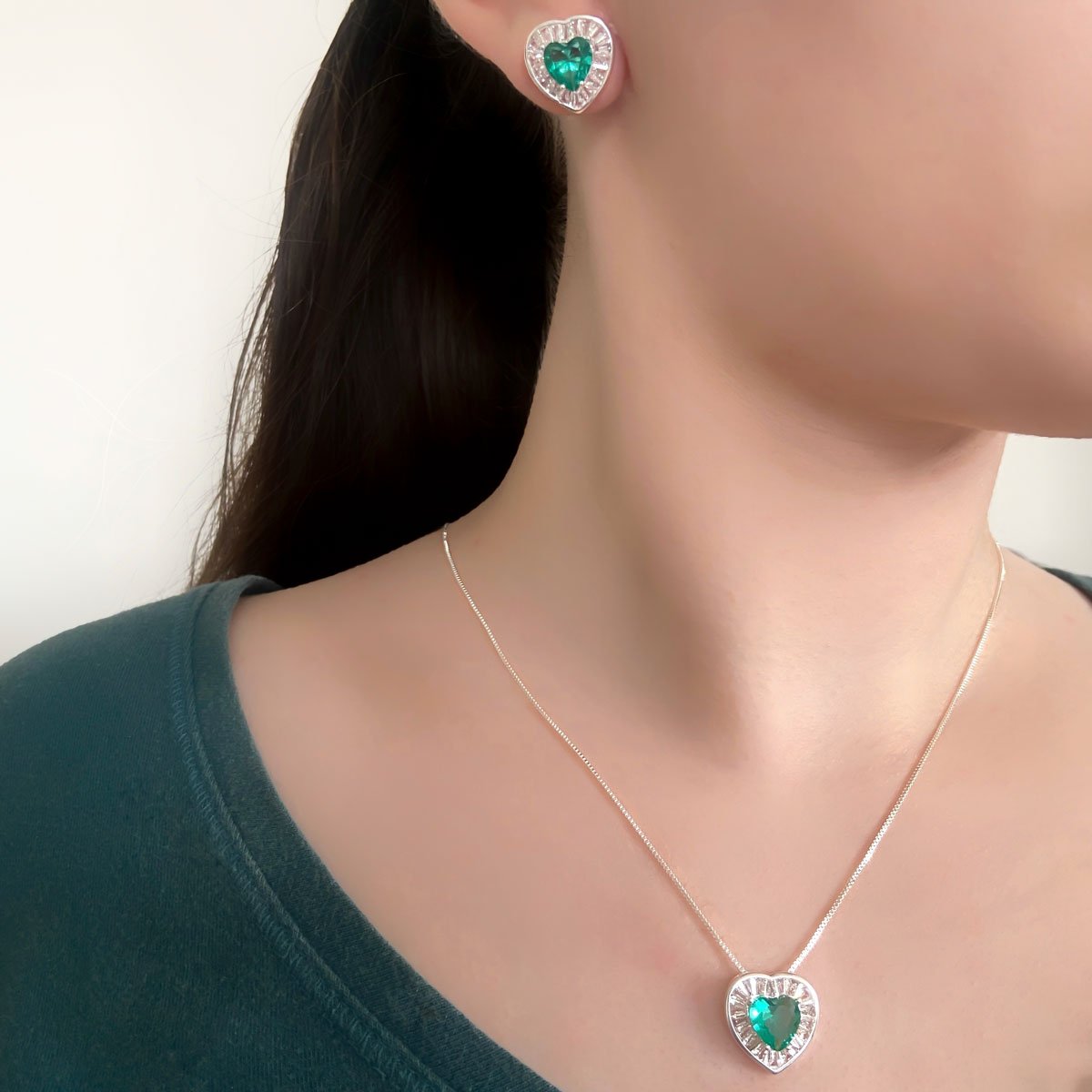 Conjunto Brinco e Colar Coracao Verde Turmalina e Zirconia Baguete Banhado a Prata Prata 2