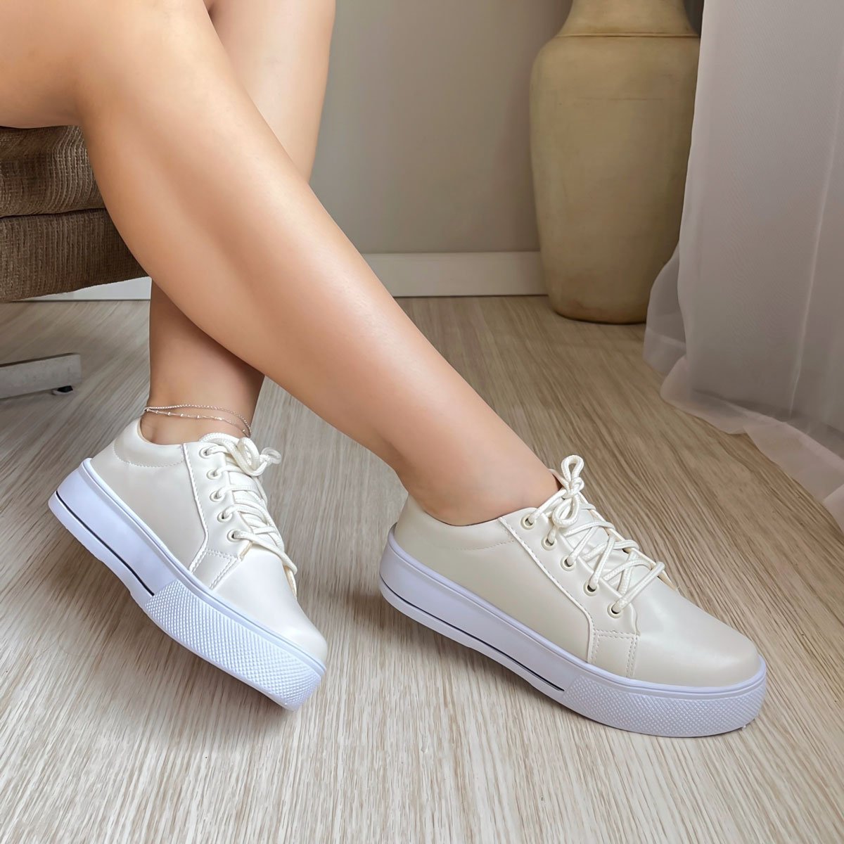 Tenis Feminino Off White Liso Flatform Detalhe Listra Preta Branco 2
