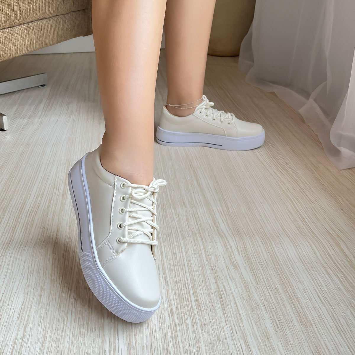 Tenis Feminino Off White Liso Flatform Detalhe Listra Preta Branco 3