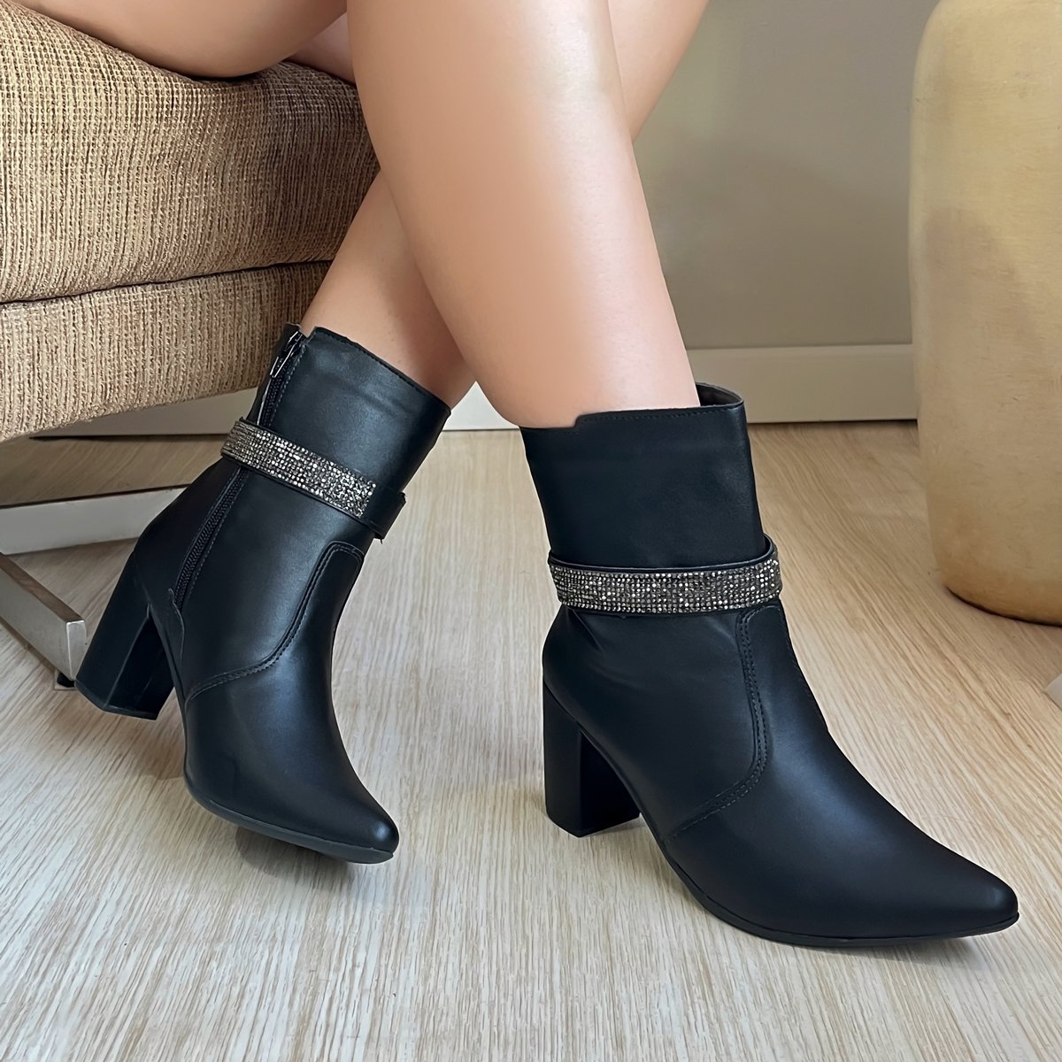 Bota Feminina Preta Tira Strass Cano Curto Bico Fino Salto Bloco Grosso Preto 2