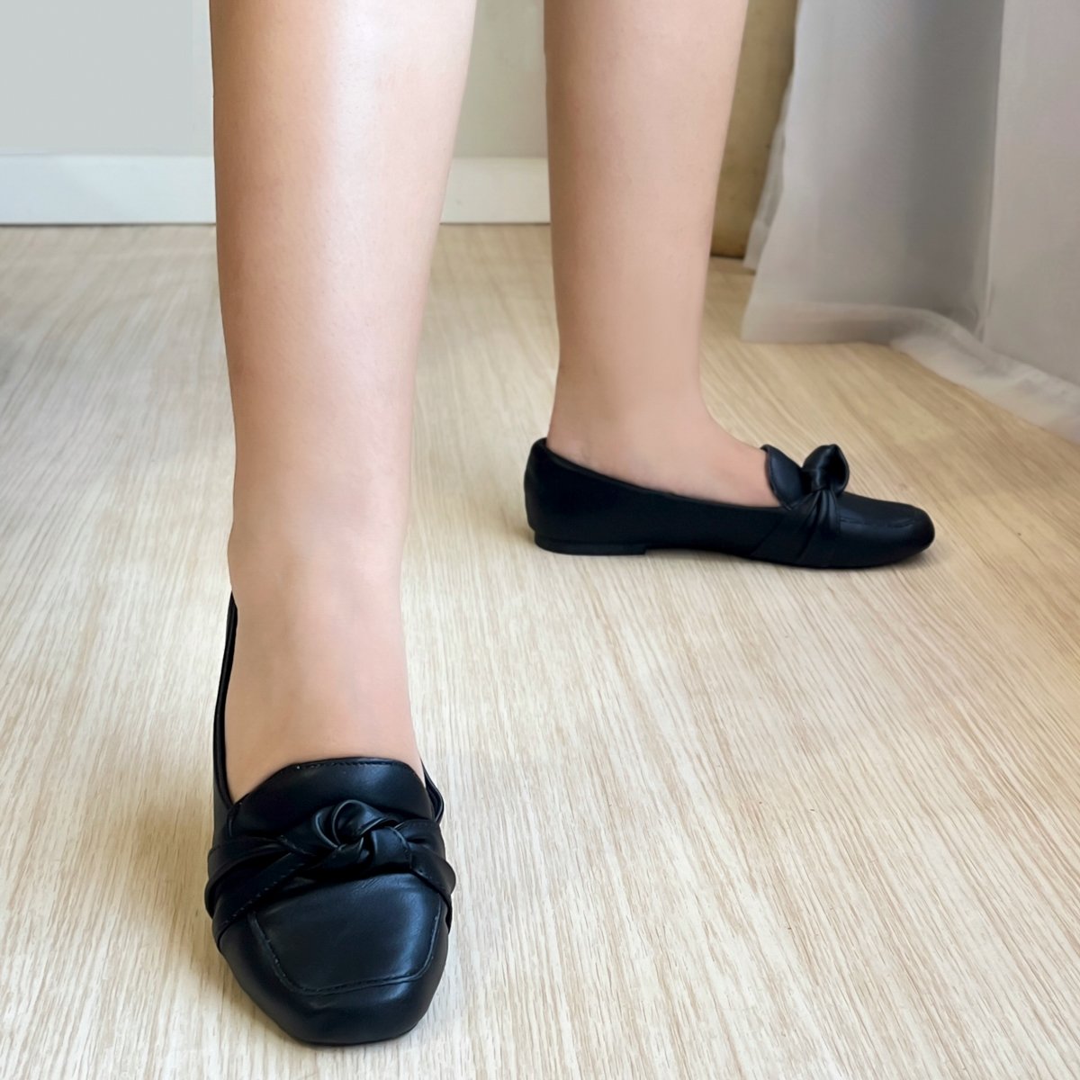 Mocassim Feminino Preto Bico Quadrado Detalhe em No Preto 3