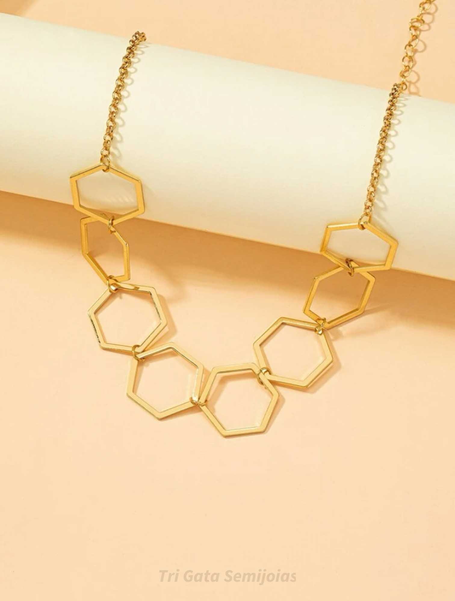 Colar hexágono feminino Dourado 2