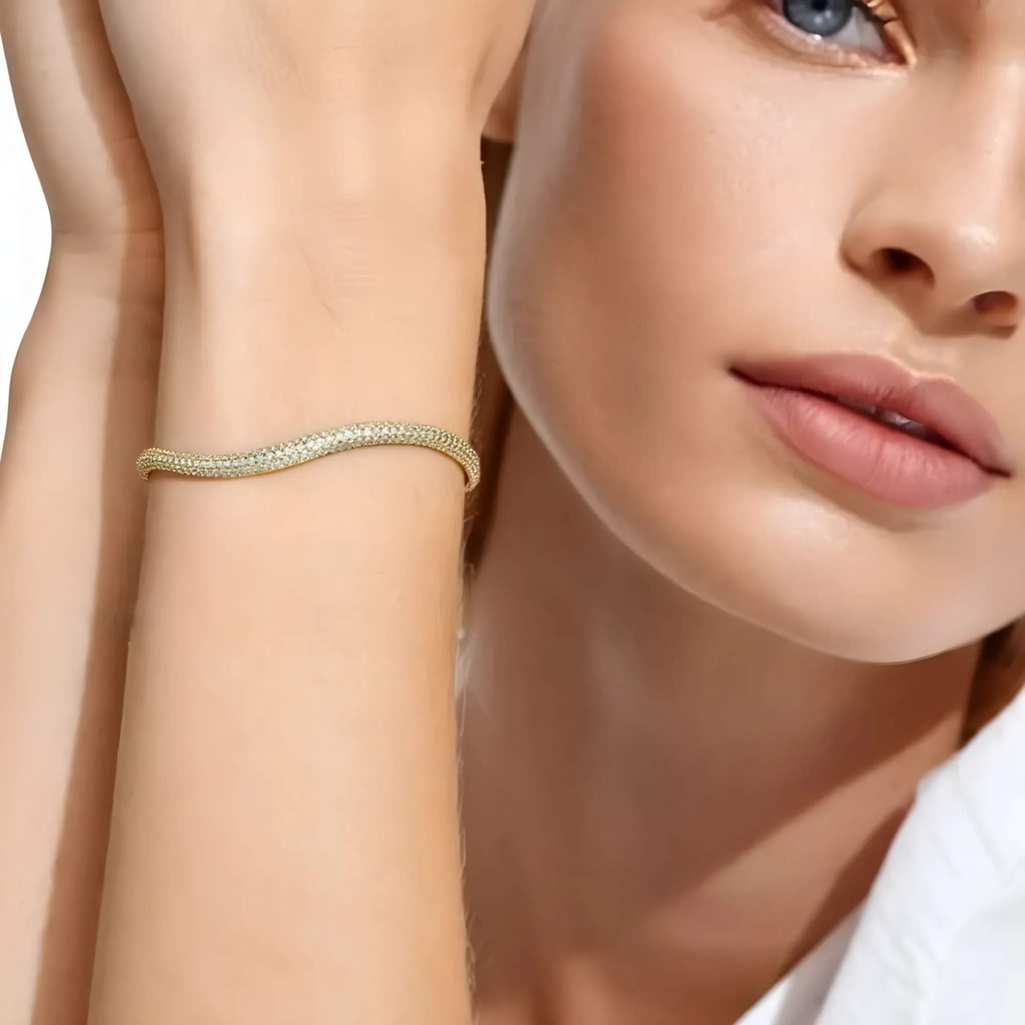 Bracelete Onda Cravejado com Zircônias -  Banhado em Ouro 18k Ouro 18K 2